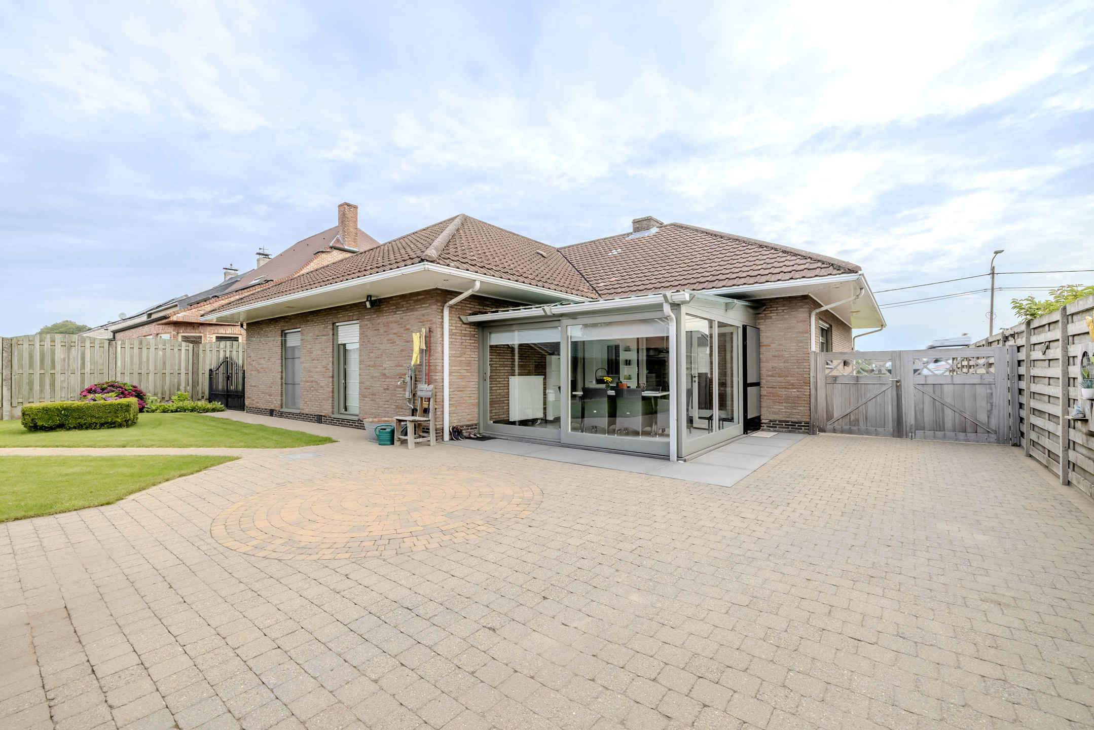Mooie vrijstaande woning op 800 m² met bijgebouw!