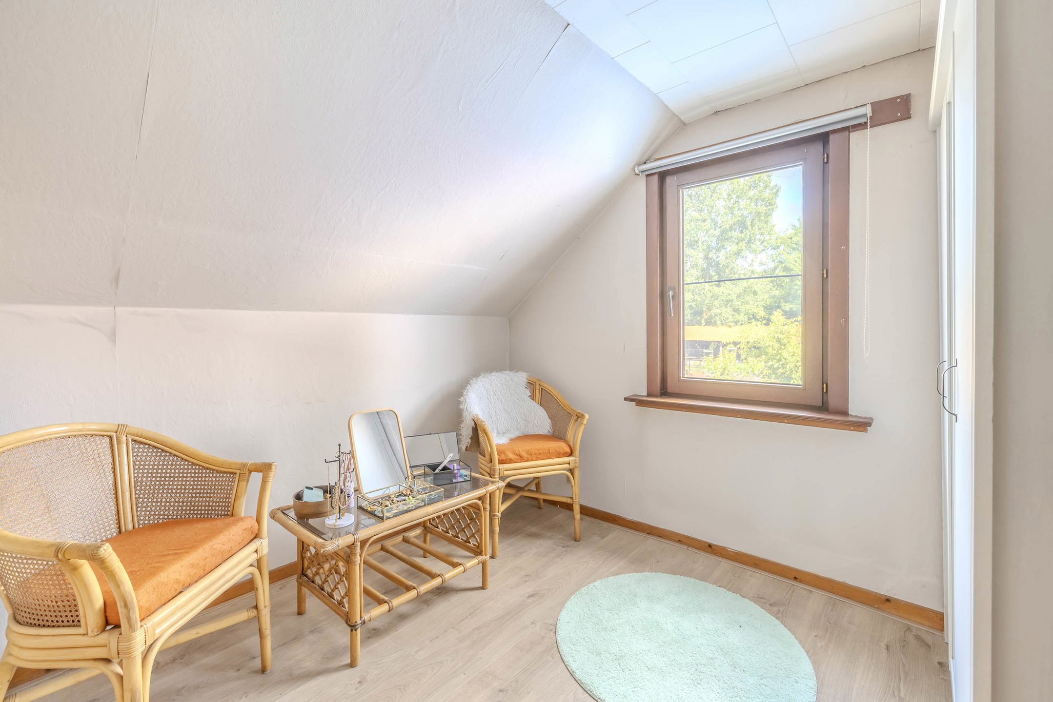 Woning op perceel van 7.028m²!