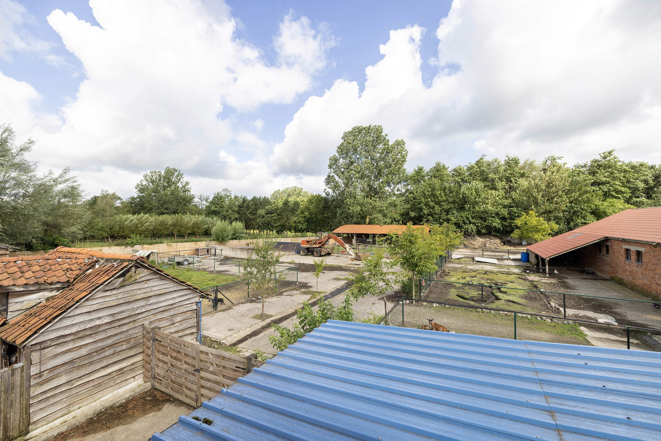 Woning op perceel van 7.028m²!