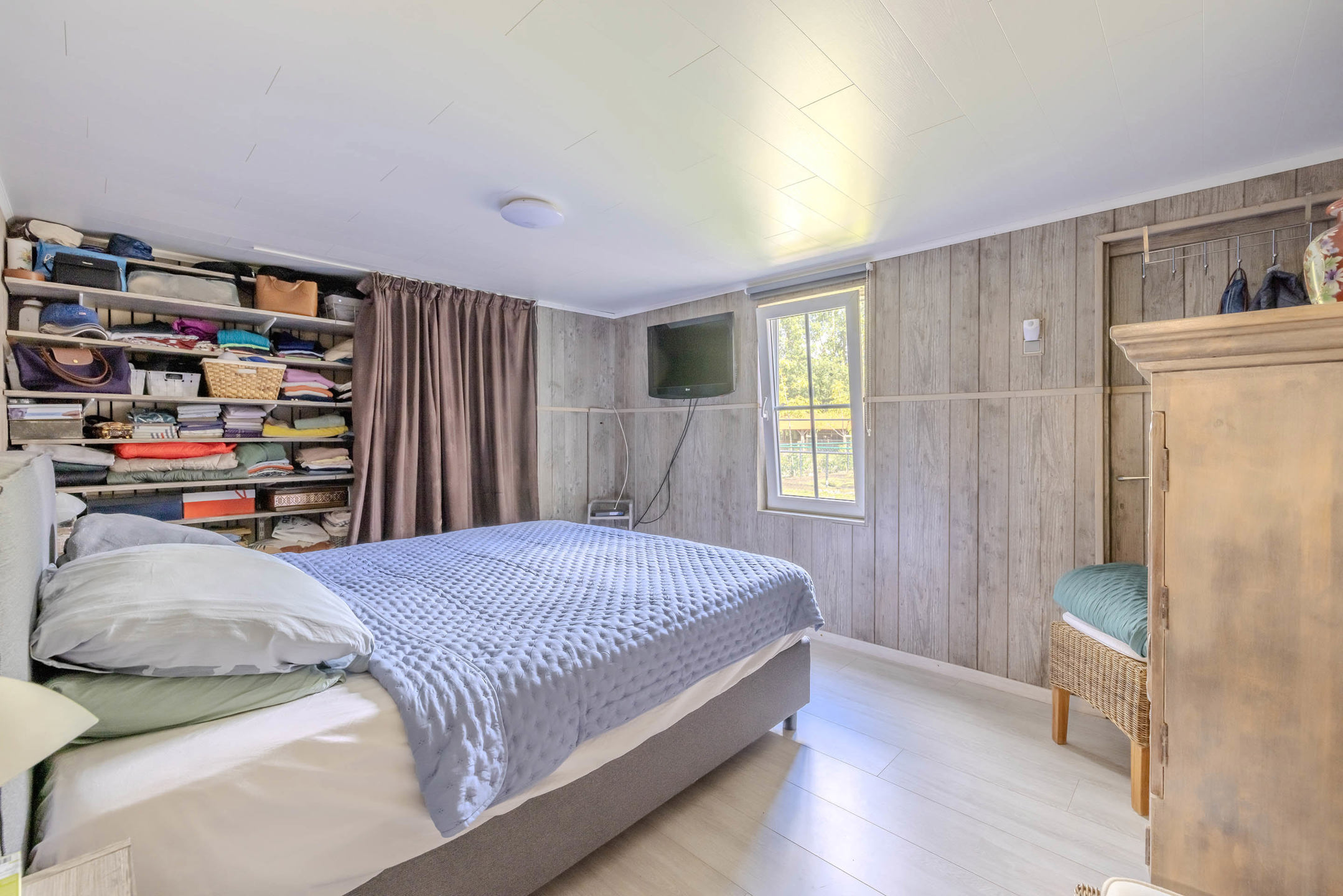 Woning op perceel van 7.028m²!