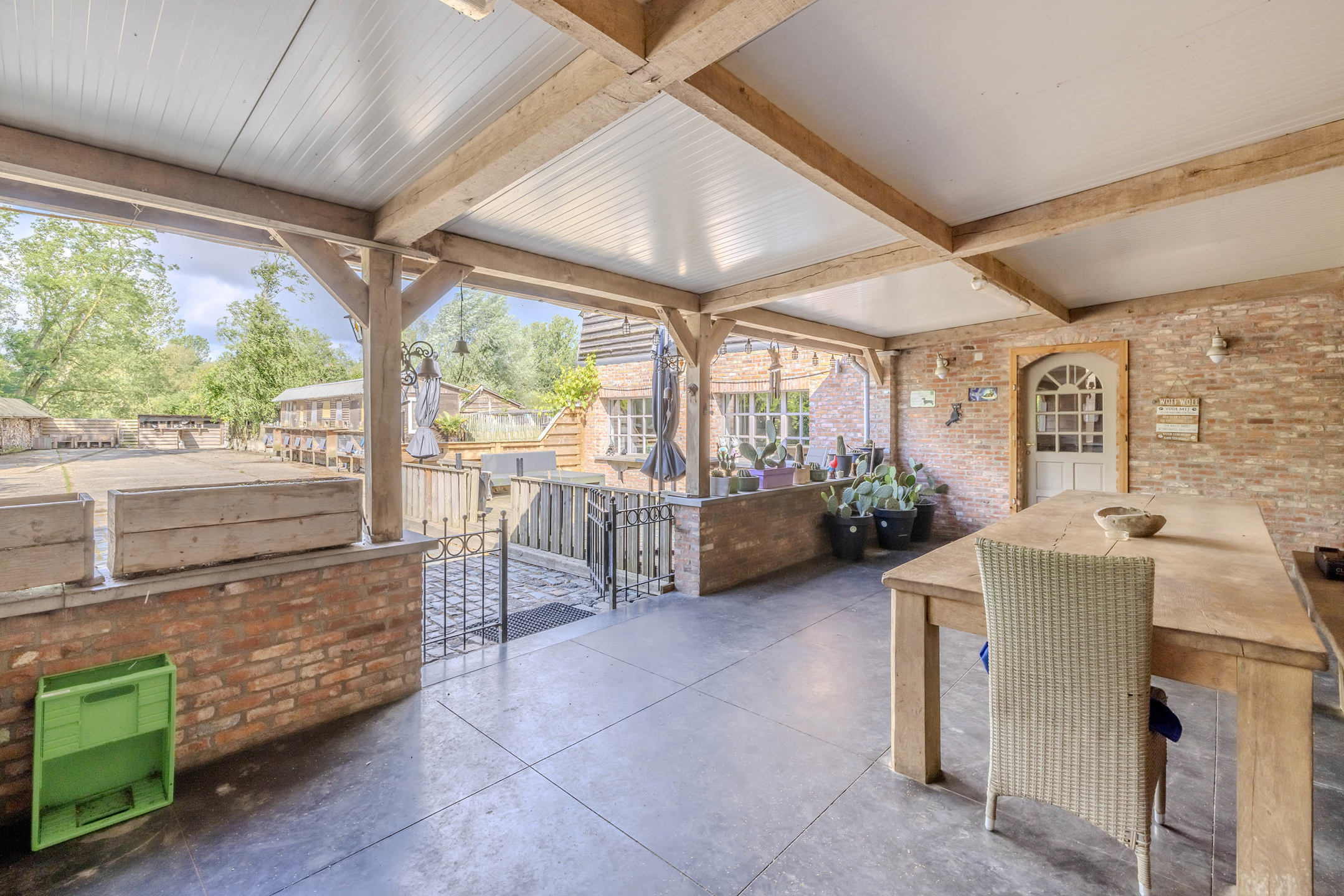 Woning op perceel van 7.028m²!