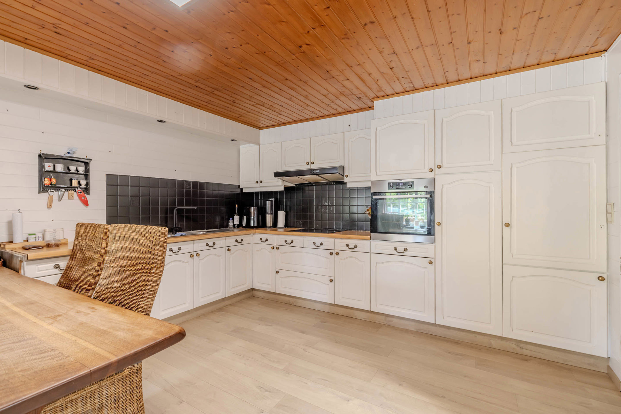 Woning op perceel van 7.028m²!