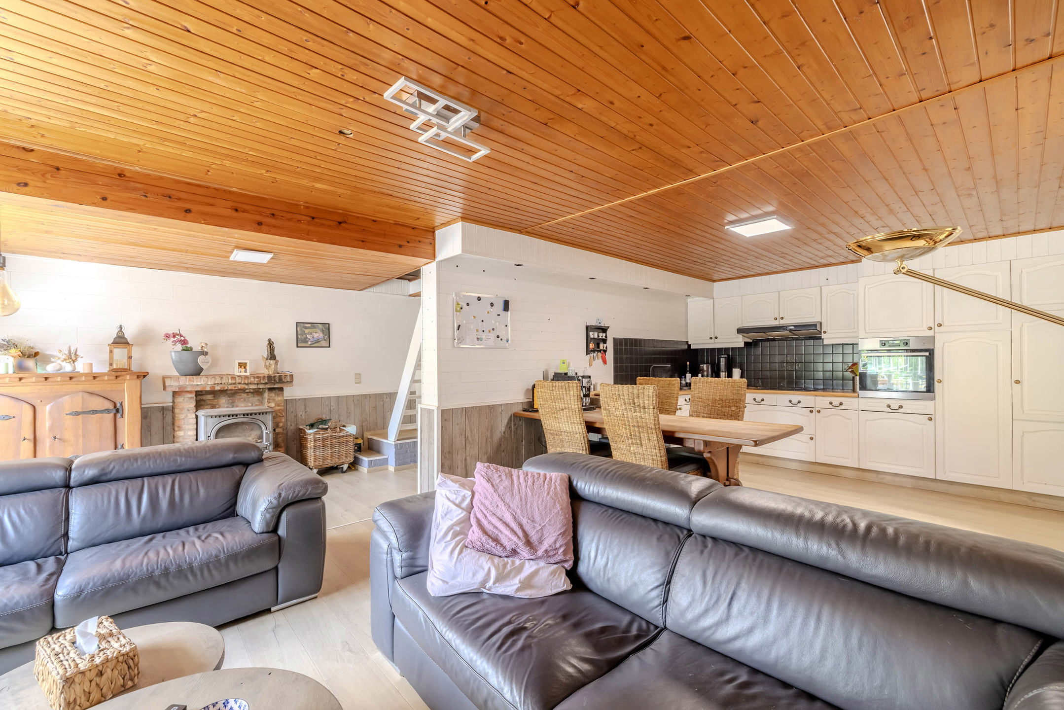 Woning op perceel van 7.028m²!