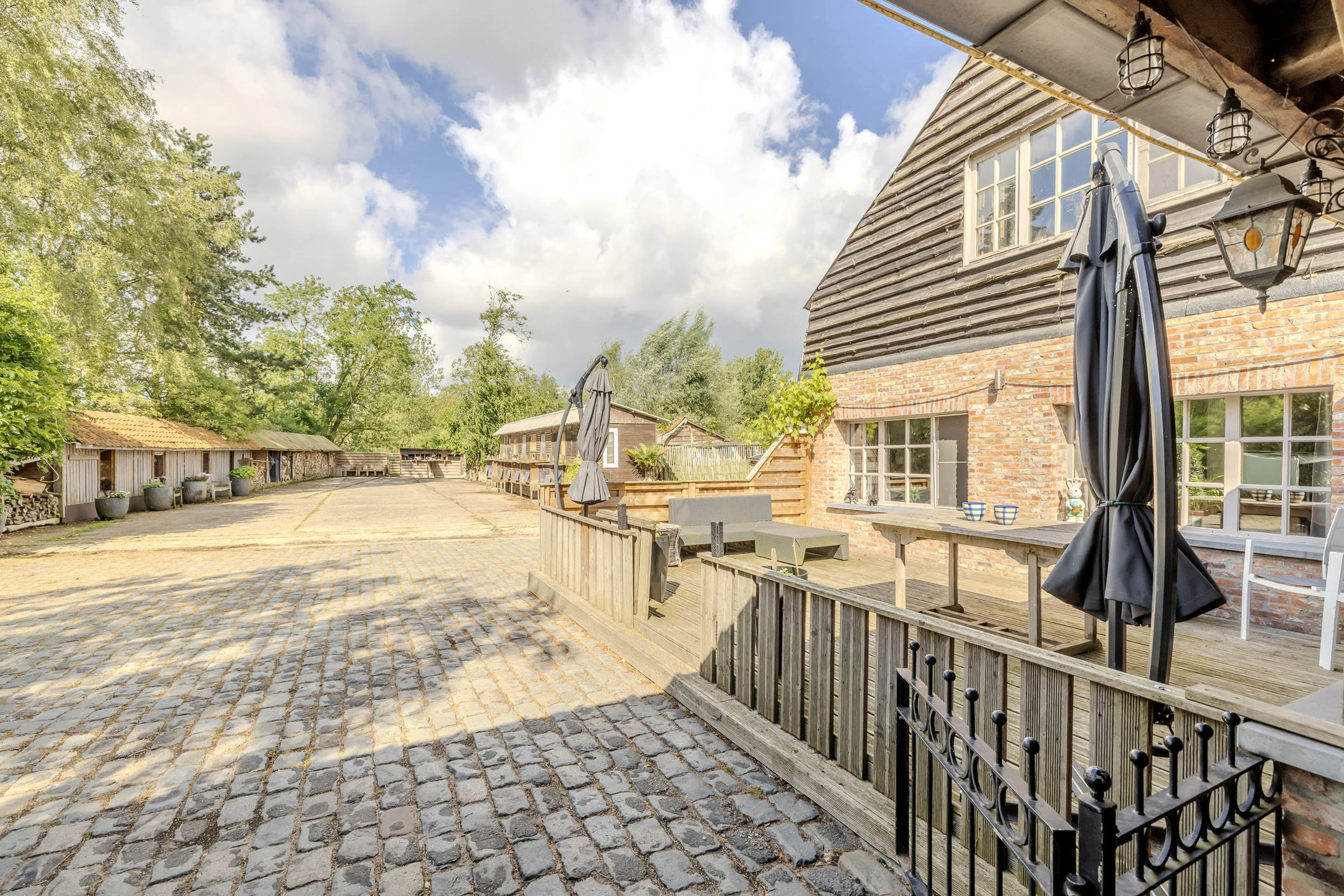 Woning op perceel van 7.028m²!