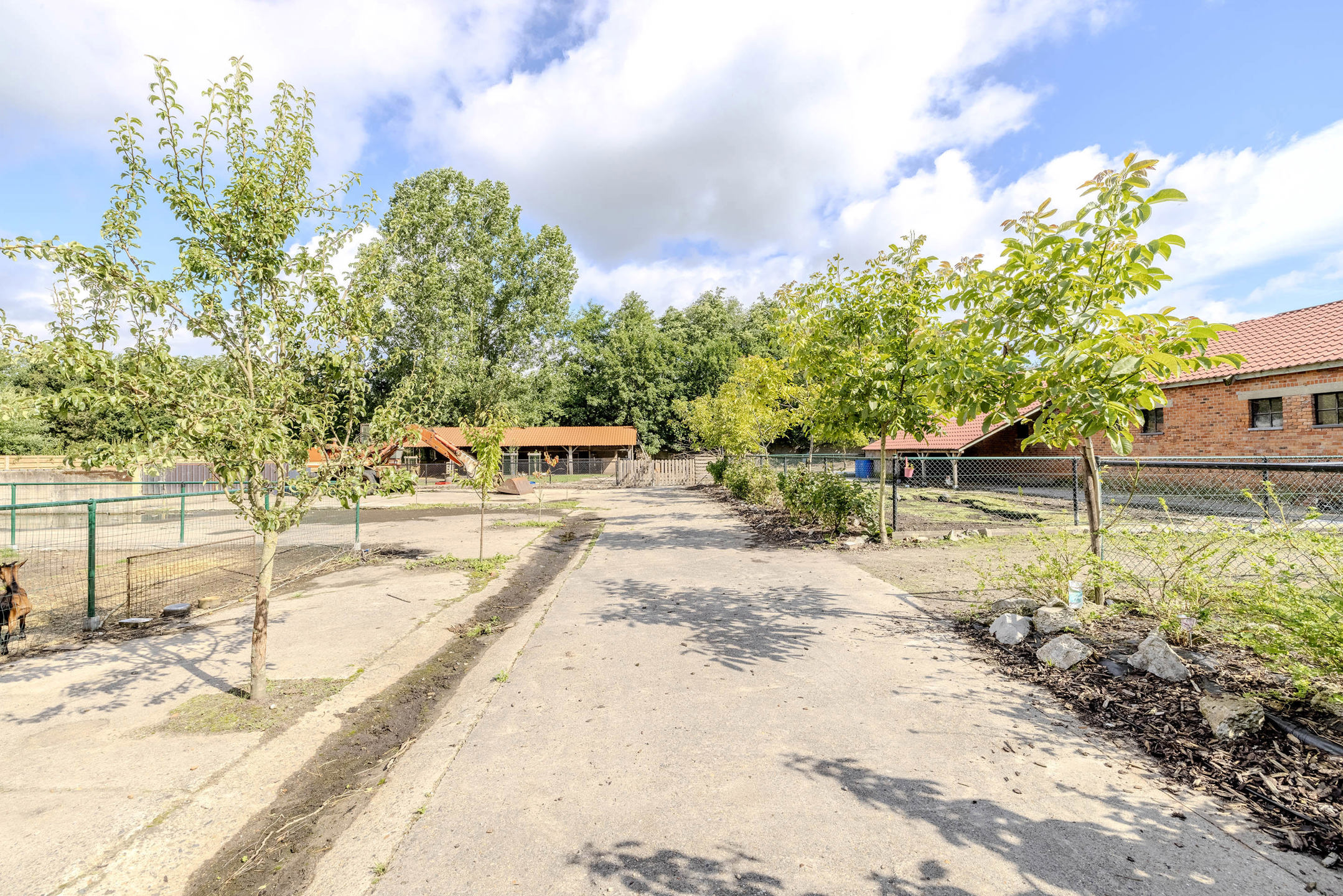 Woning op perceel van 7.028m²!