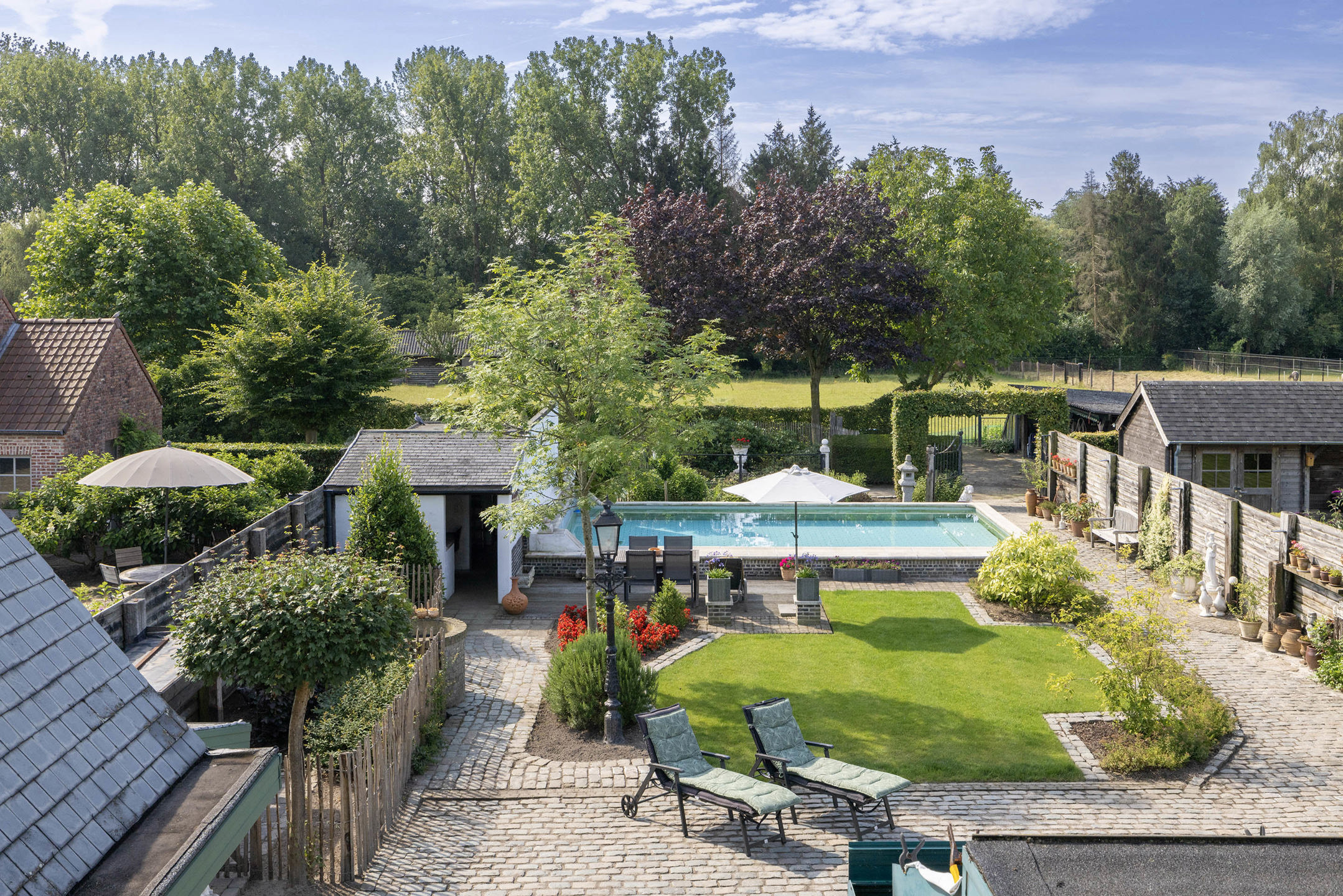 Perfect onderhouden woning met prachtige tuin op toplocatie!