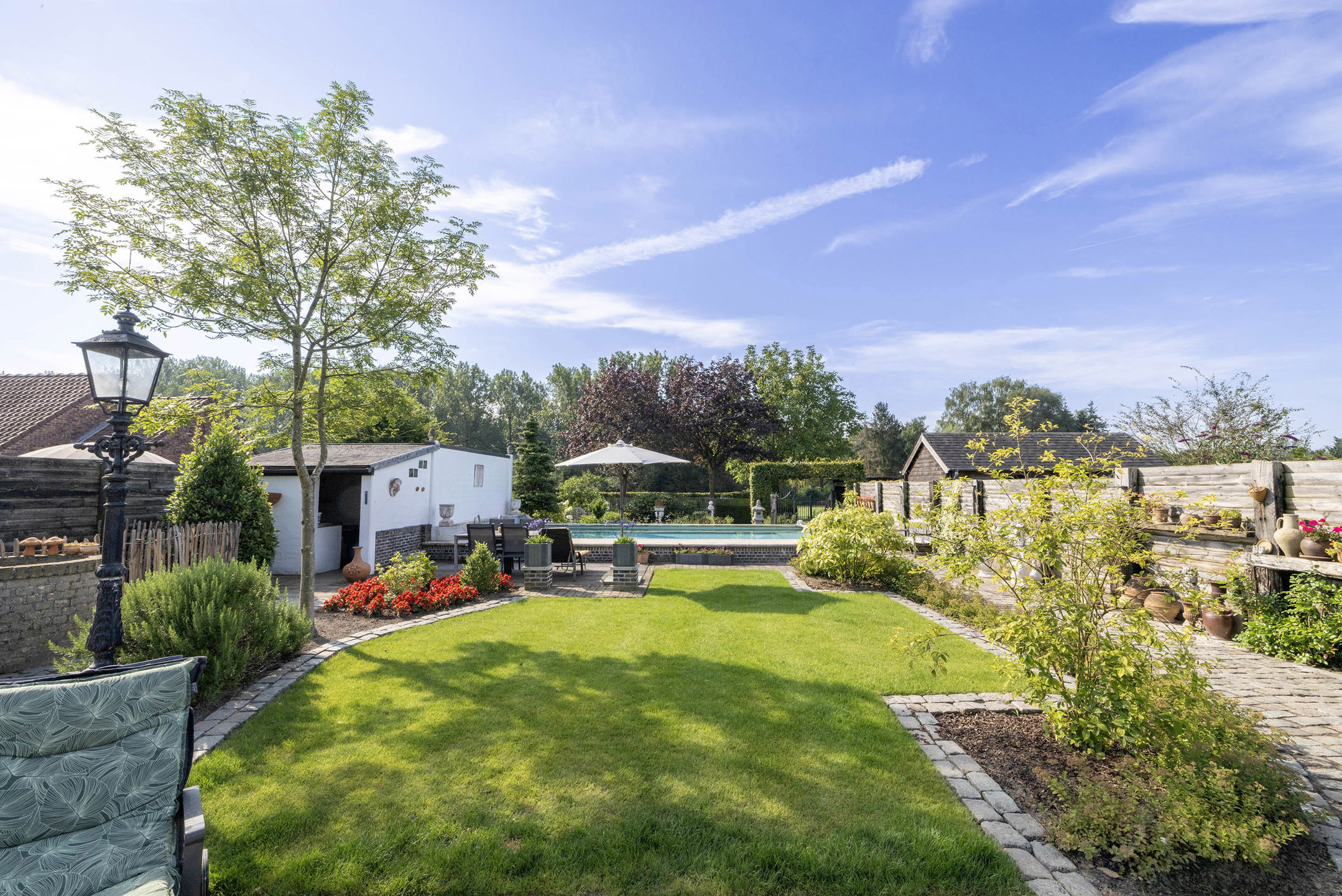 Perfect onderhouden woning met prachtige tuin op toplocatie!