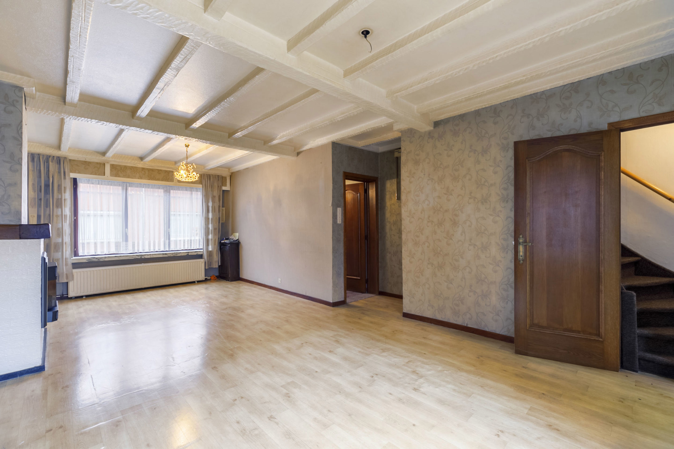 Centraal gelegen te renoveren woning met potentieel