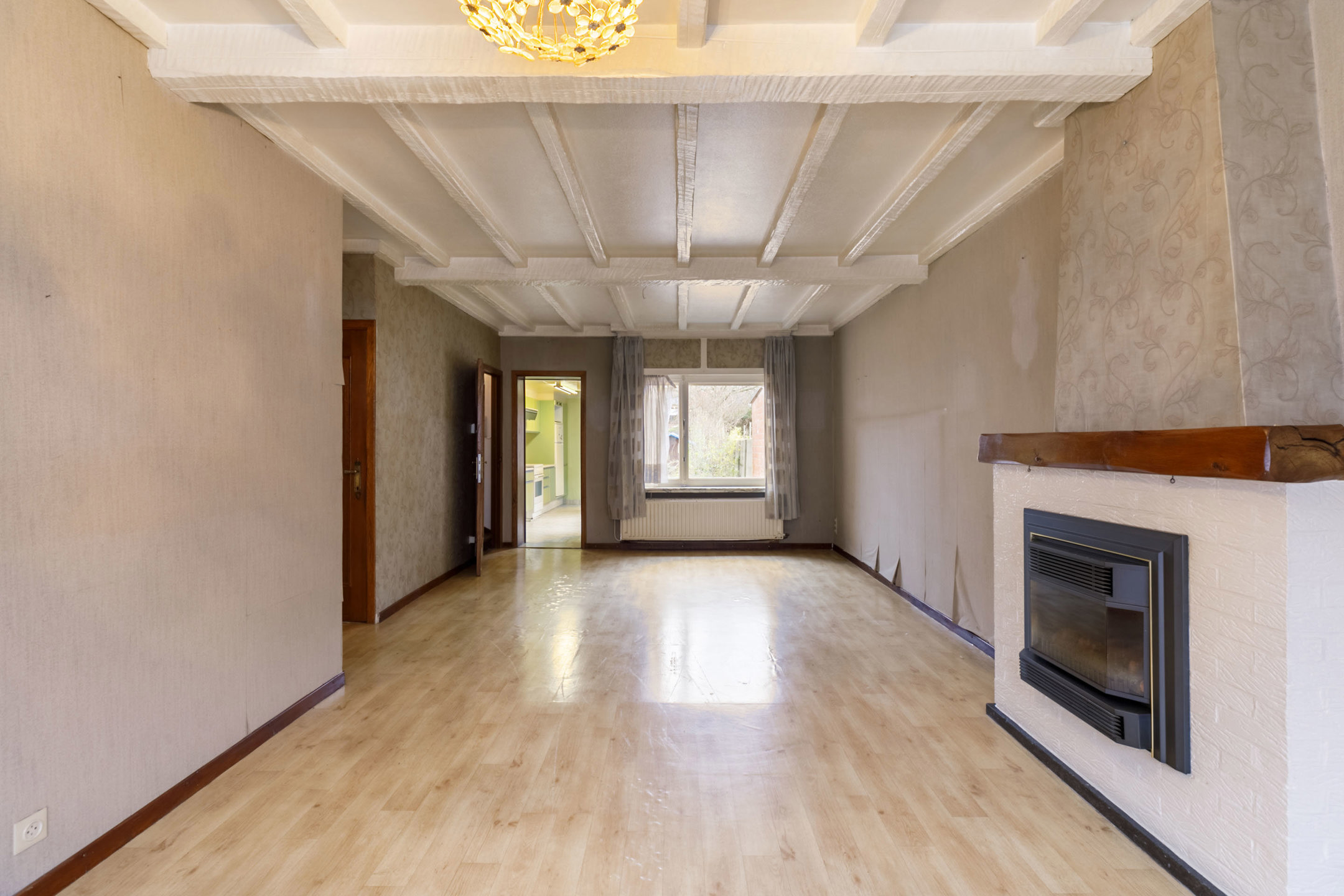 Centraal gelegen te renoveren woning met potentieel