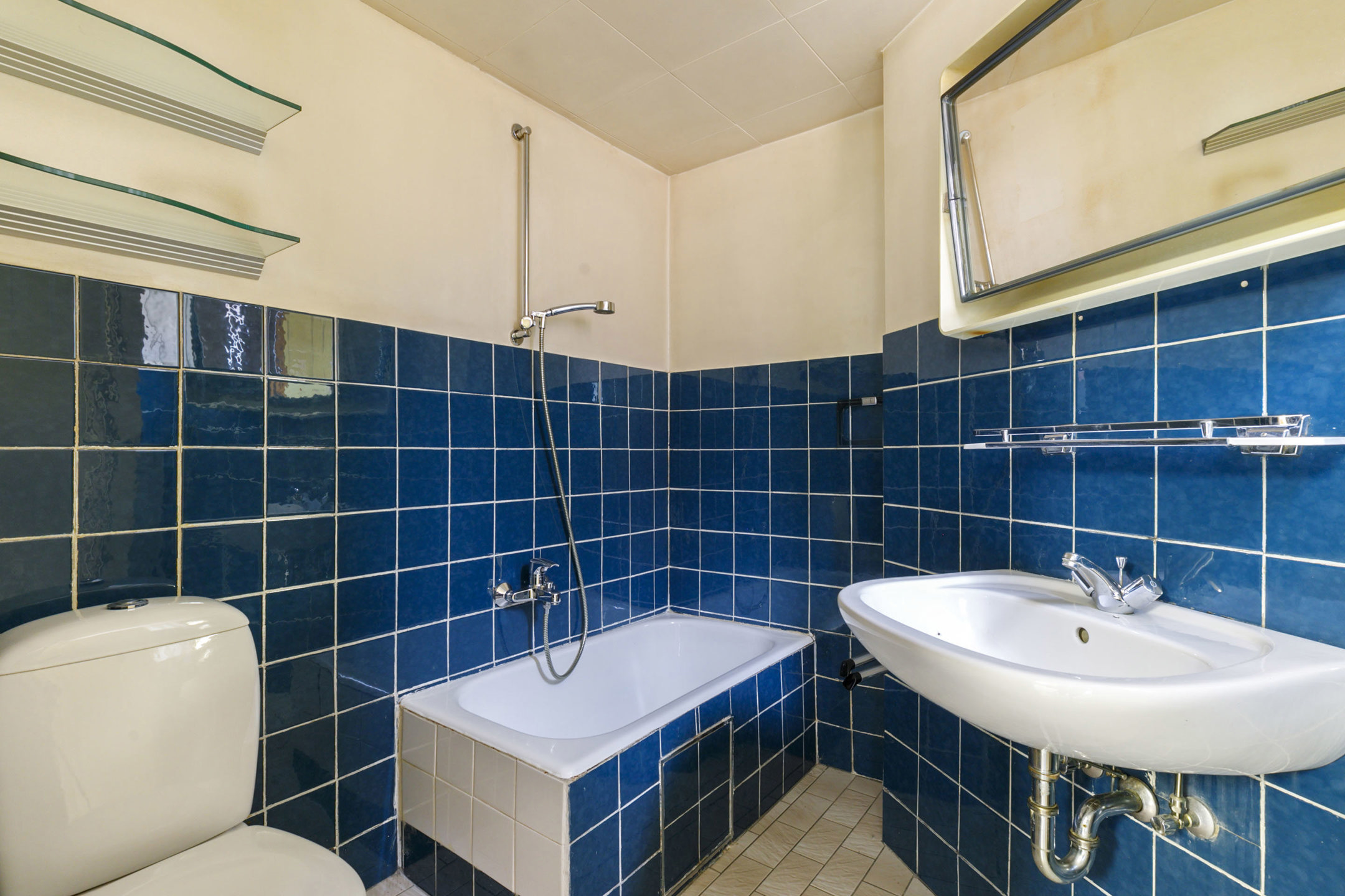 Centraal gelegen te renoveren woning met potentieel