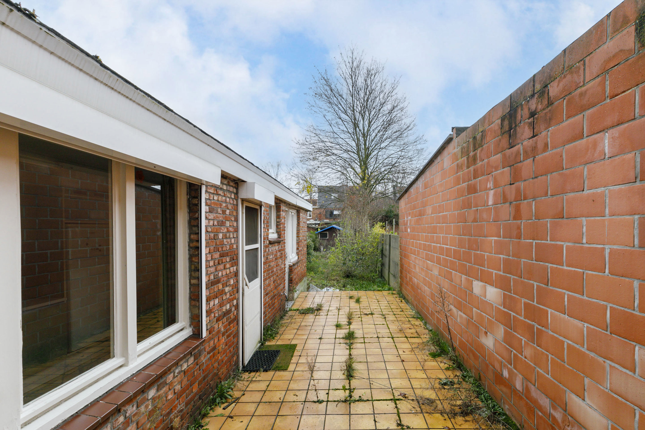 Centraal gelegen te renoveren woning met potentieel