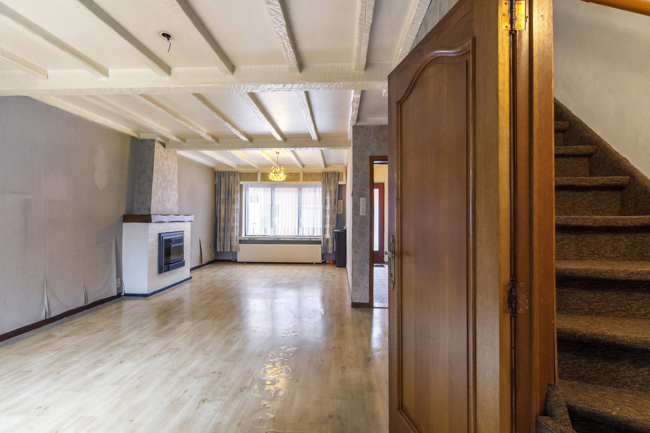 Centraal gelegen te renoveren woning met potentieel
