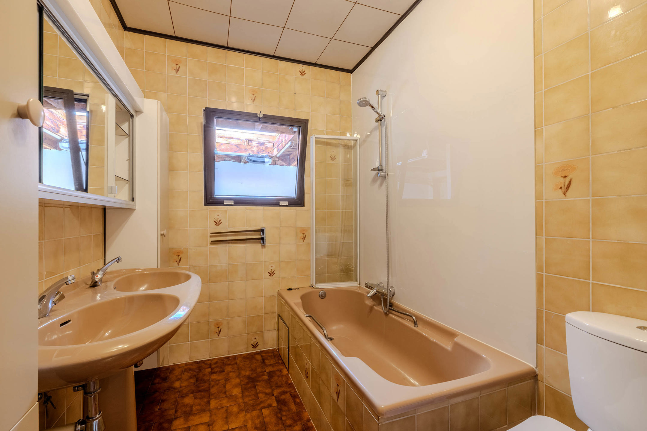Instapklare, rustig gelegen woning op mooi perceel van 587 m²!