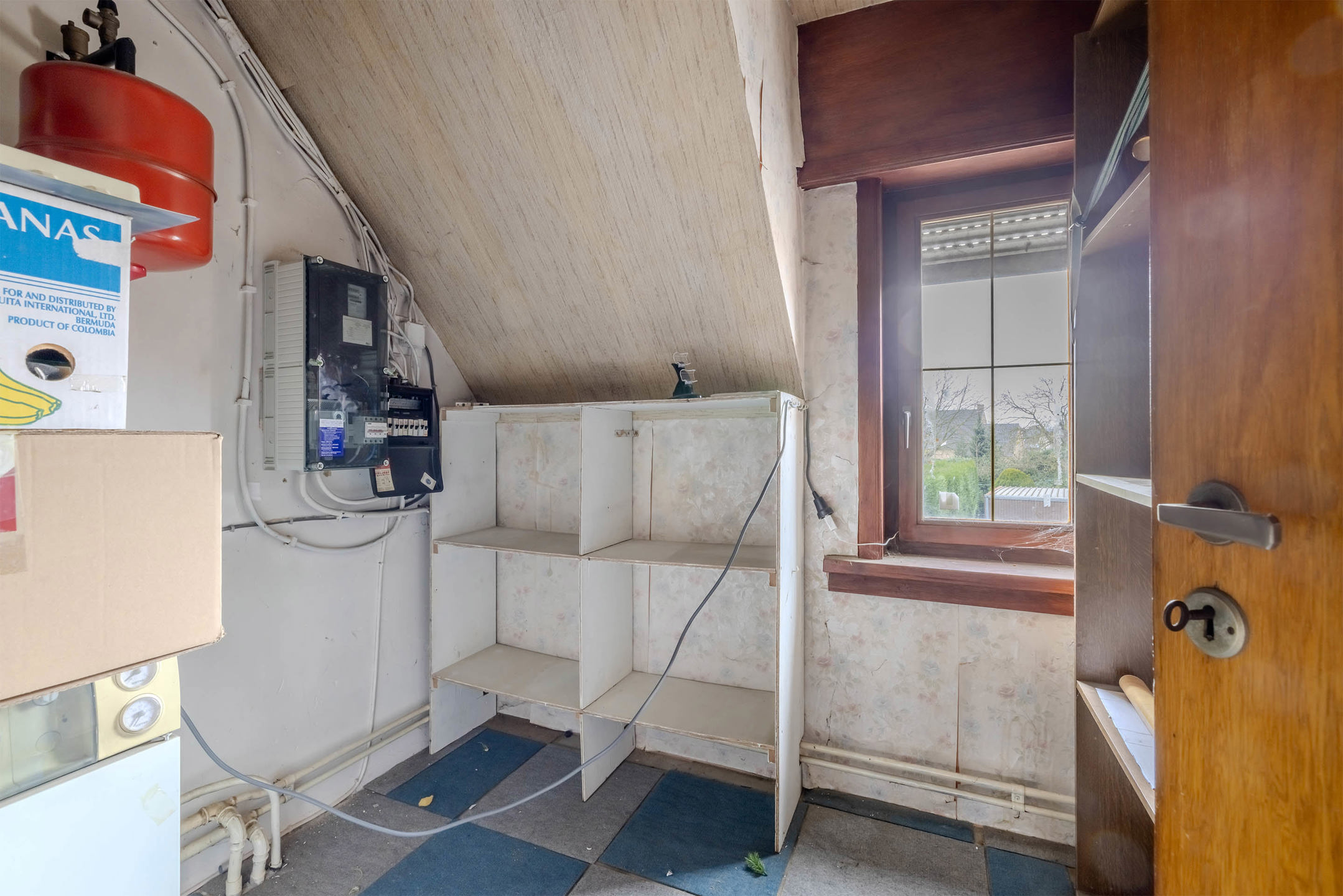 Te renoveren woning in Sint-Lenaarts op 612 m²!