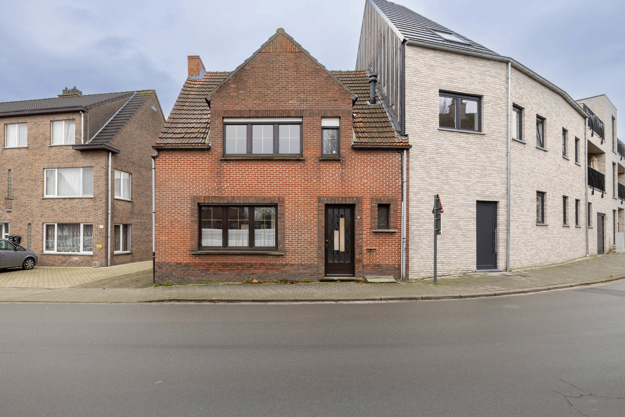 Te renoveren woning in Sint-Lenaarts op 612 m²!