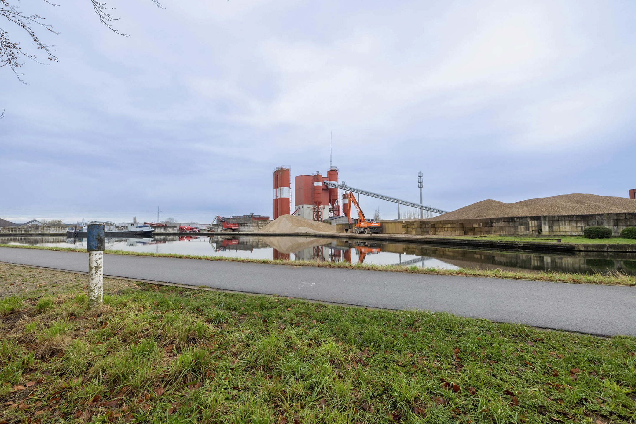 Te renoveren woning in Sint-Lenaarts op 612 m²!
