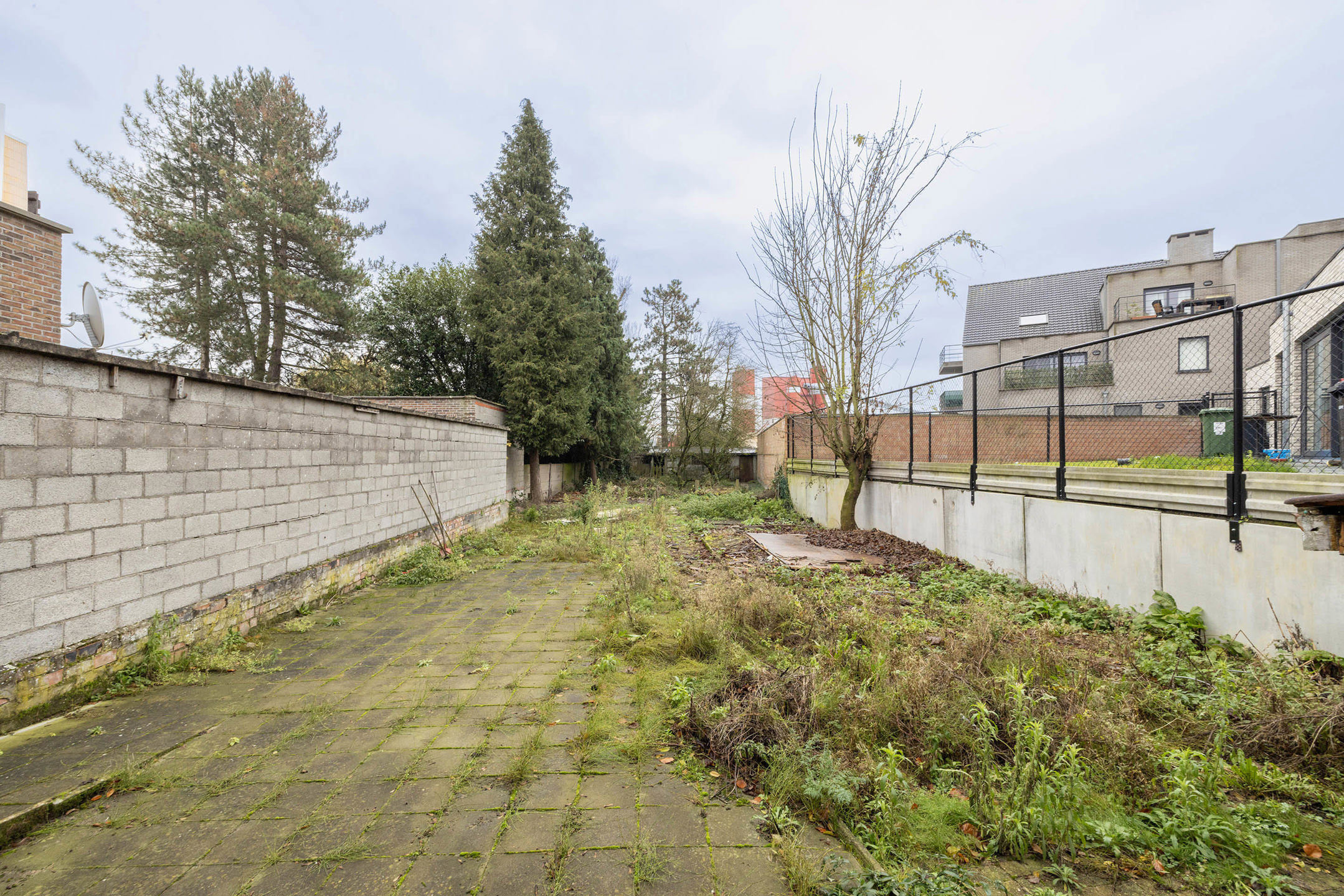 Te renoveren woning in Sint-Lenaarts op 612 m²!