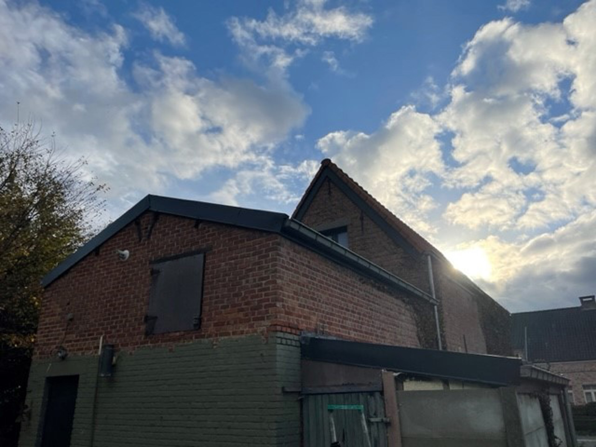 Vrijstaande te renoveren woning in centrum Ranst op 468 m²!
