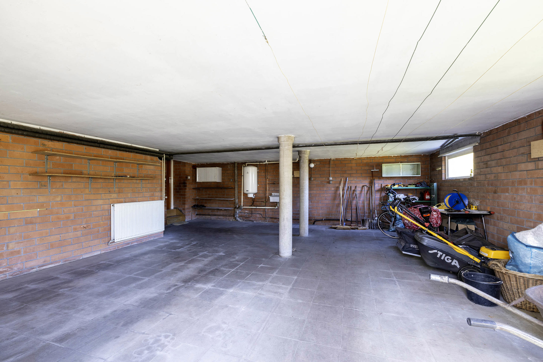 Te moderniseren woning op mooi villaperceel van 1.787 m²!