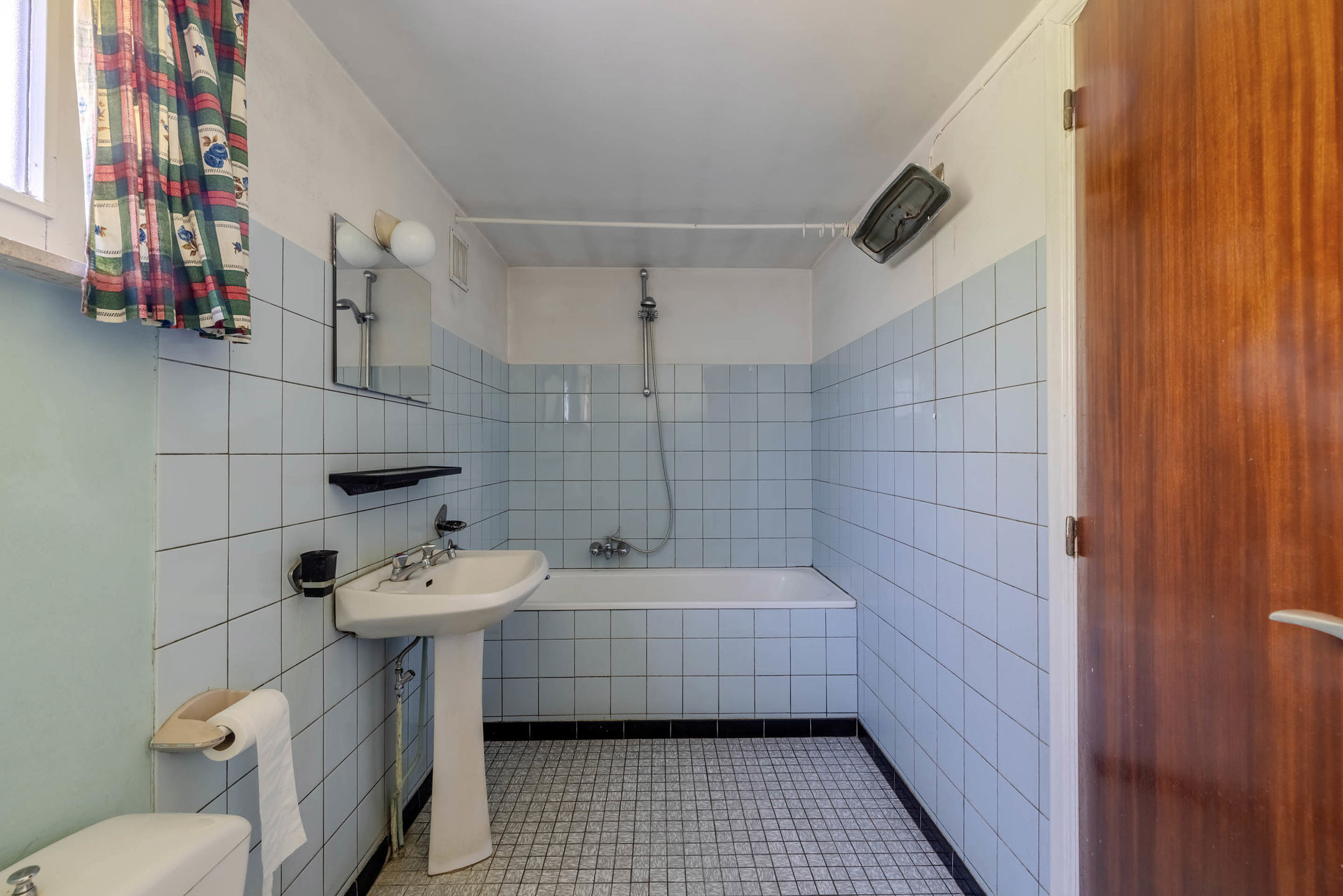 Te moderniseren woning op mooi villaperceel van 1.787 m²!