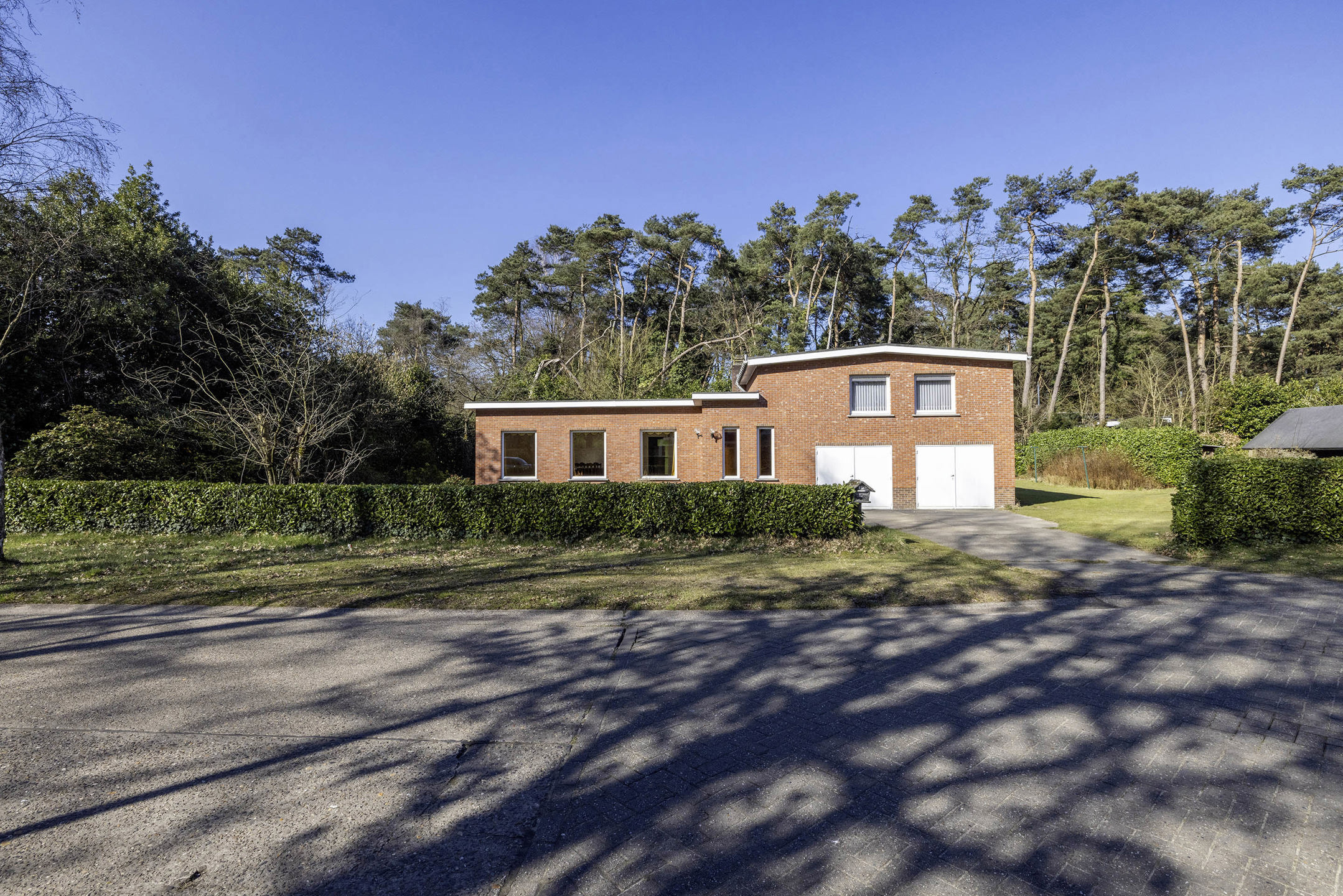 Te moderniseren woning op mooi villaperceel van 1.787 m²!