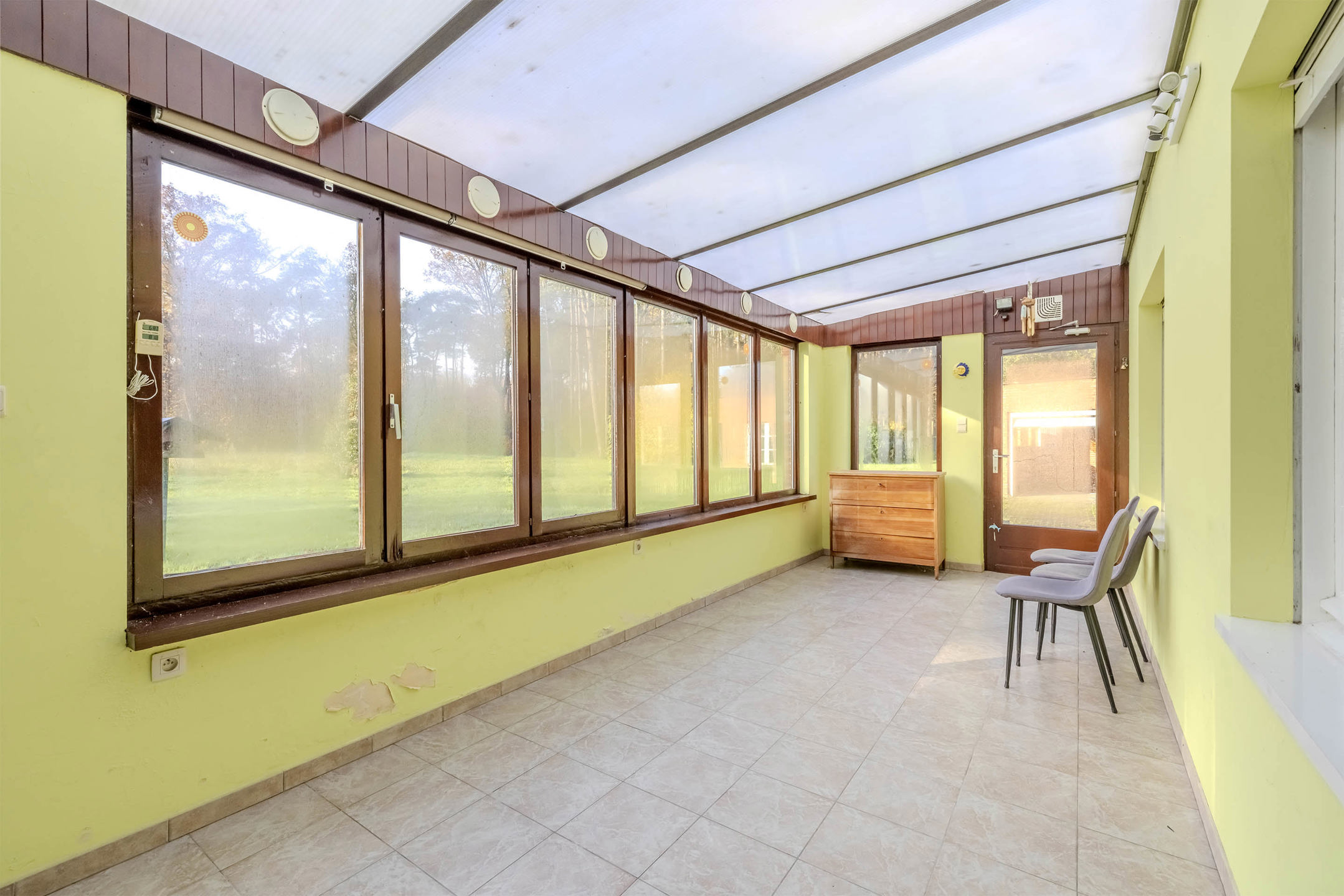 Uniek gelegen renovatieproject op 8.222m²