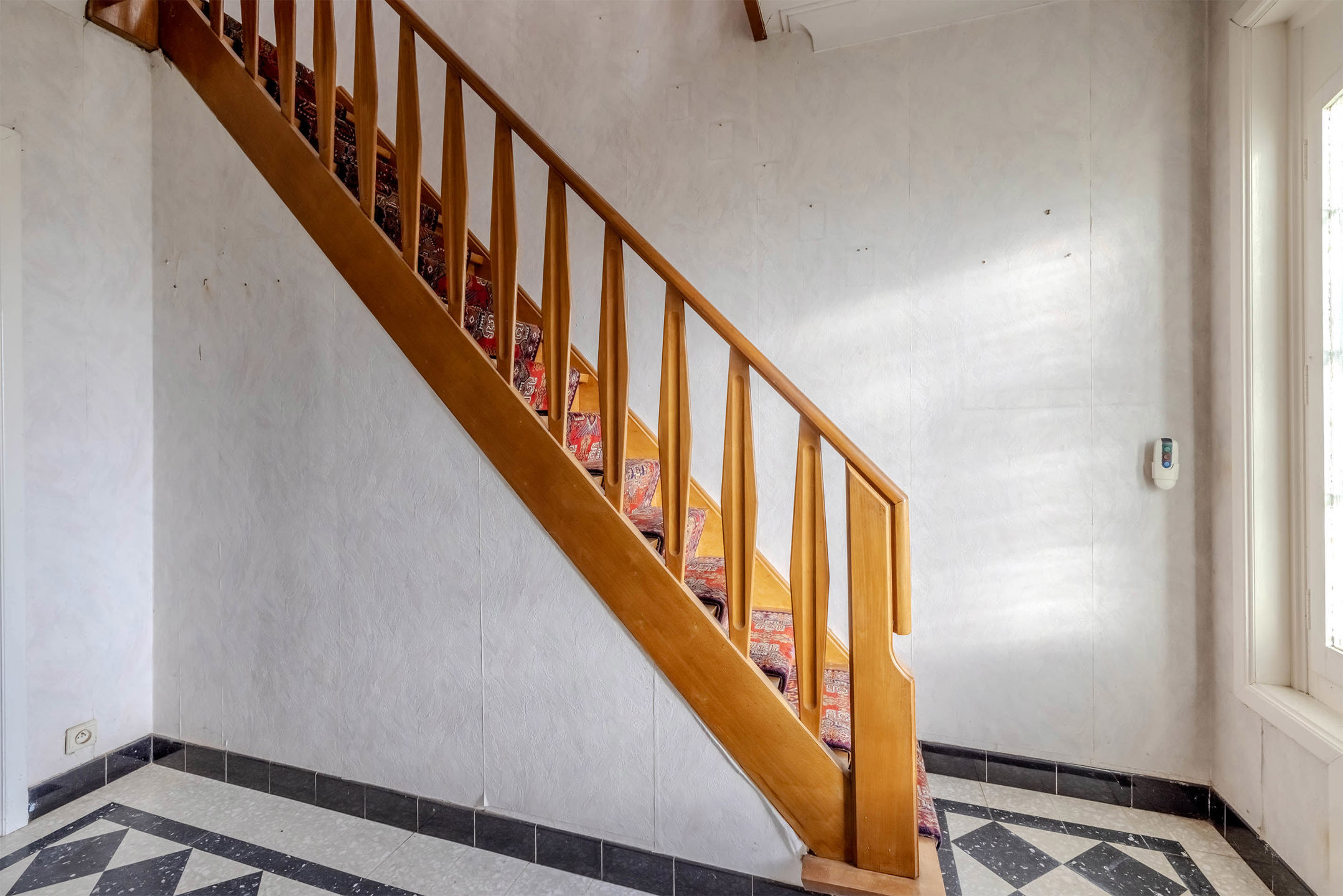 Uniek gelegen renovatieproject op 8.222m²