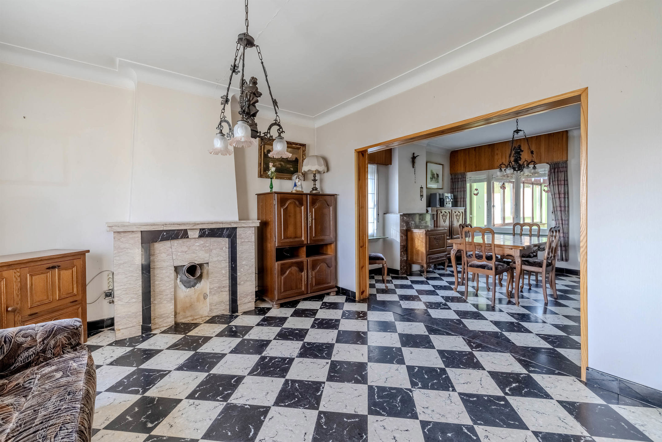 Uniek gelegen renovatieproject op 8.222m²