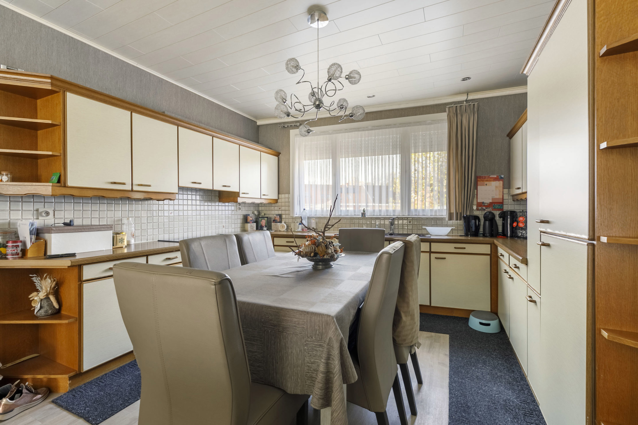 Handelshuis in centrum Malle, voormalig café Central!