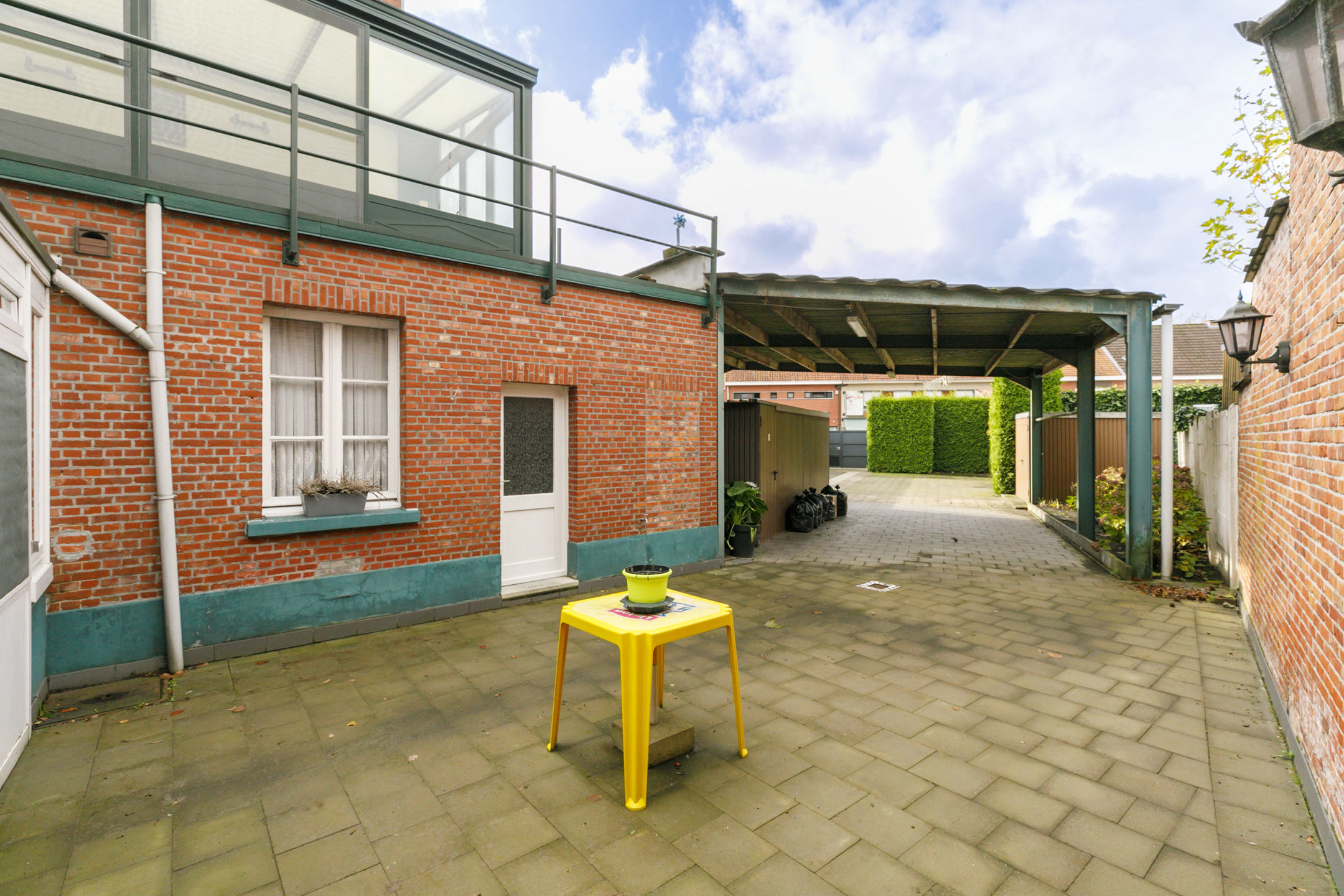 Handelshuis in centrum Malle, voormalig café Central!