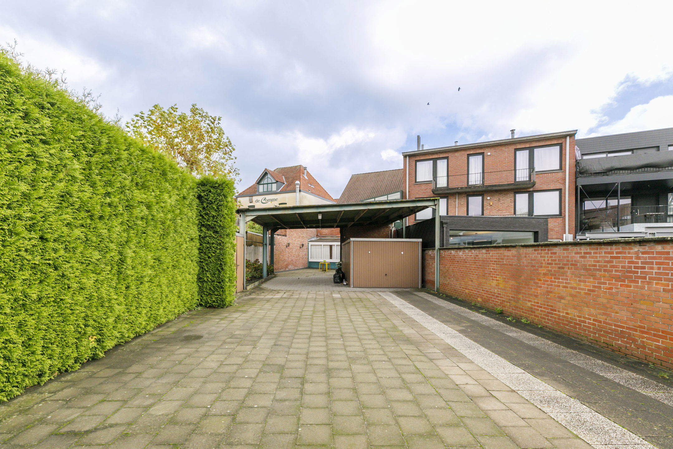 Handelshuis in centrum Malle, voormalig café Central!