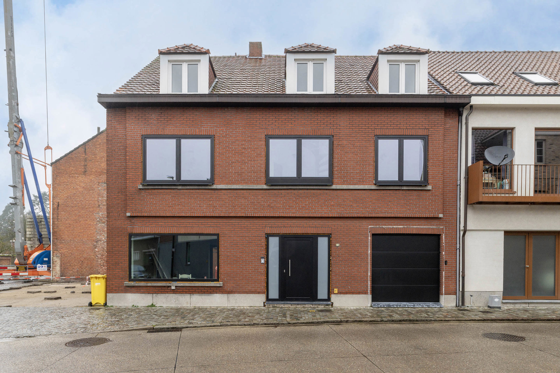 Trendy gerenoveerd appartement met 2 slaapkamers en garage