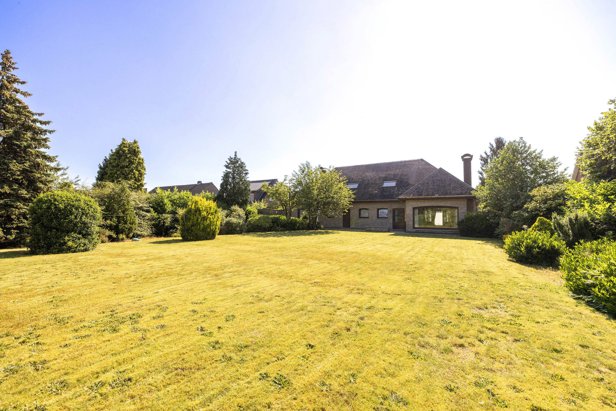 Villa met 5 slaapkamers op 2.400m²