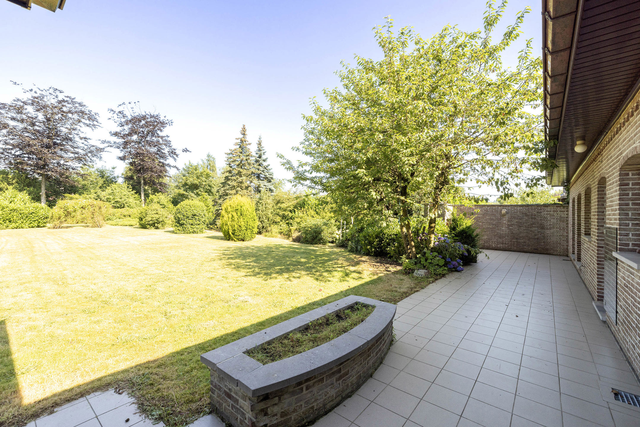 Villa met 5 slaapkamers op 2.400m²