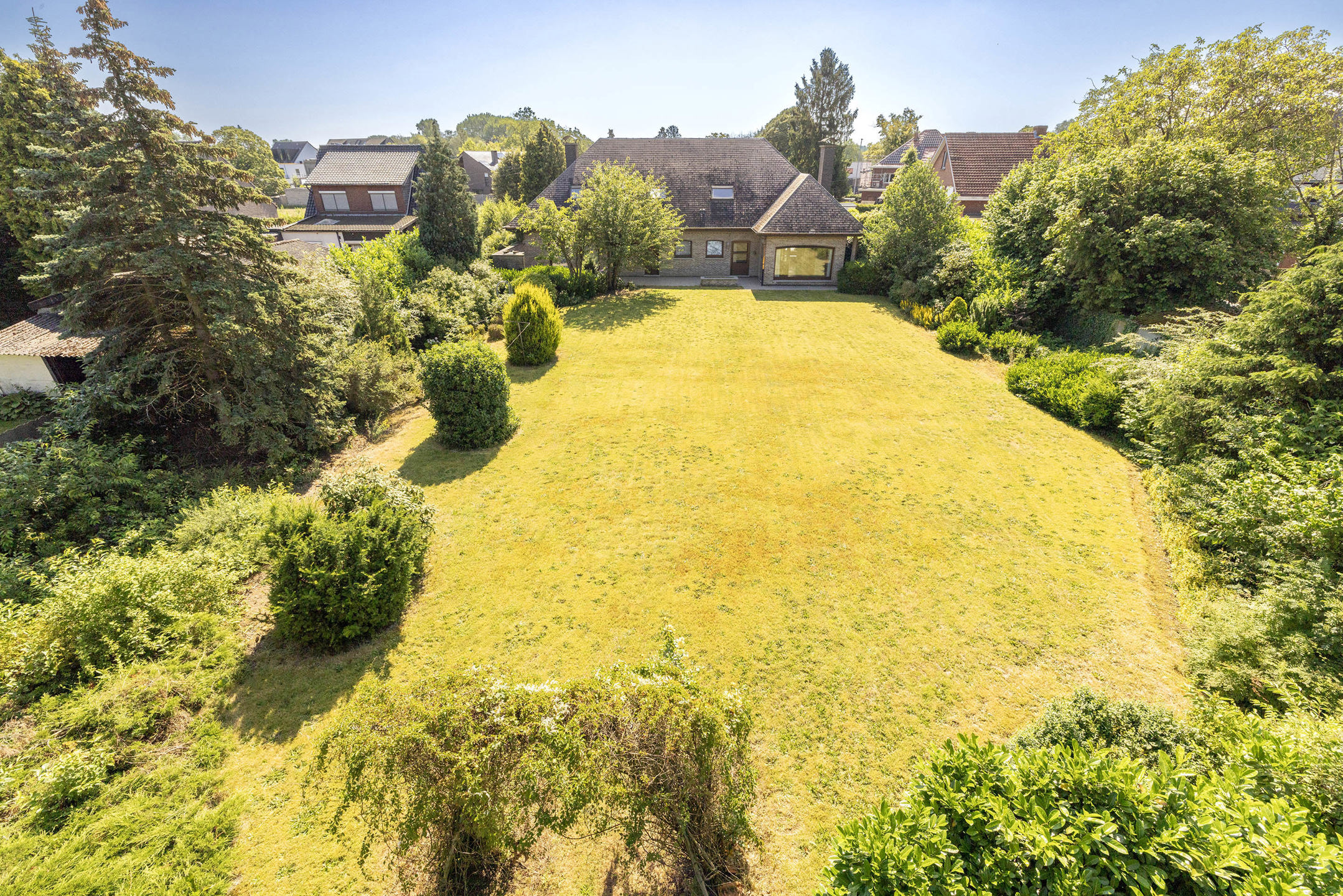 Villa met 5 slaapkamers op 2.400m²