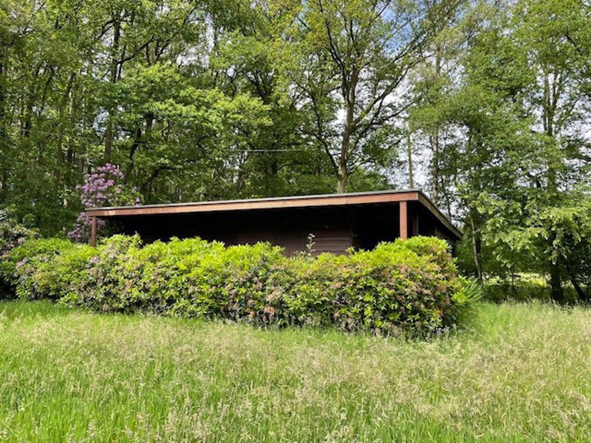 landbouwgrond van 7355m² met vergunde bergplaats