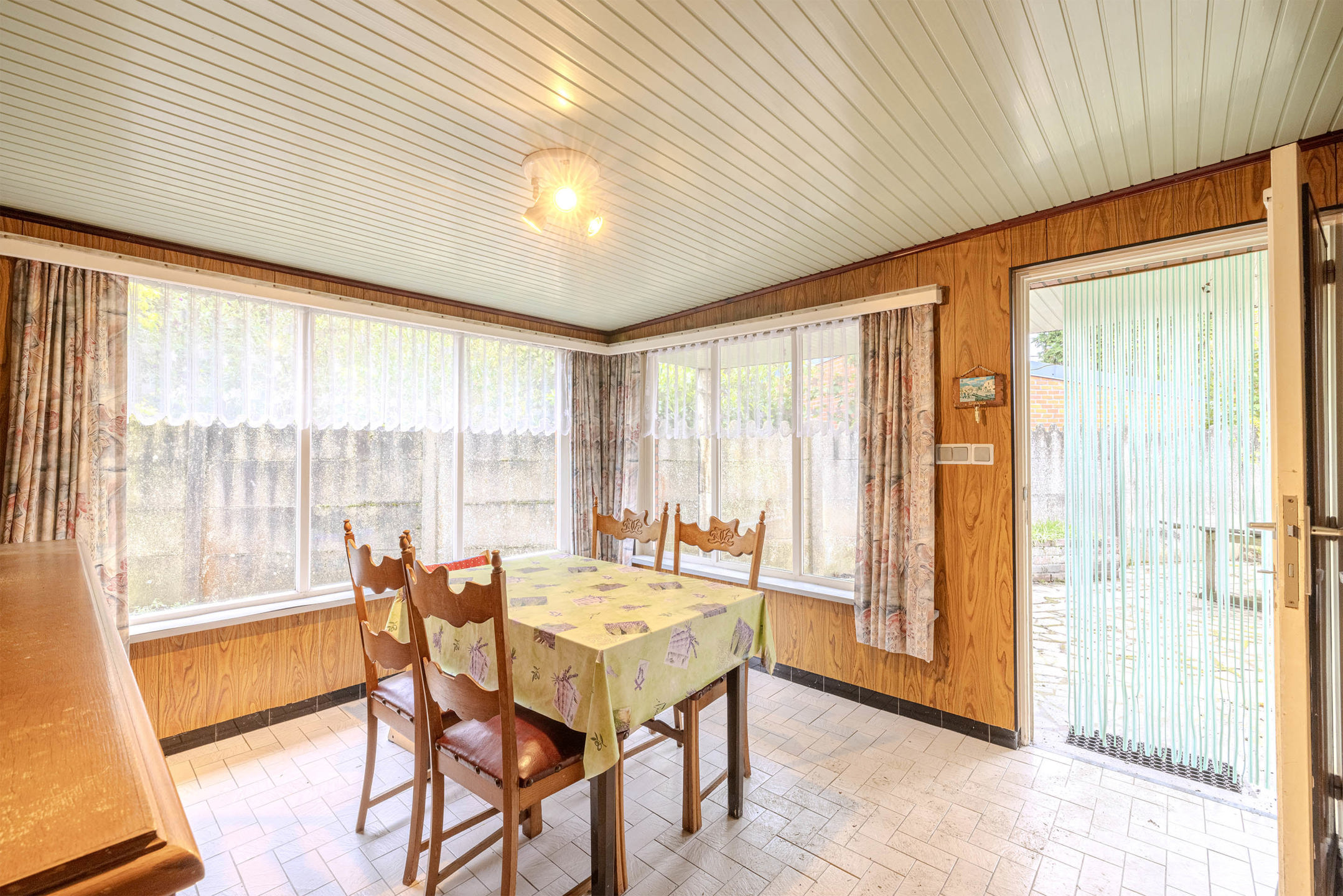 Volledig te renoveren woning op mooi perceel van 789 m²!
