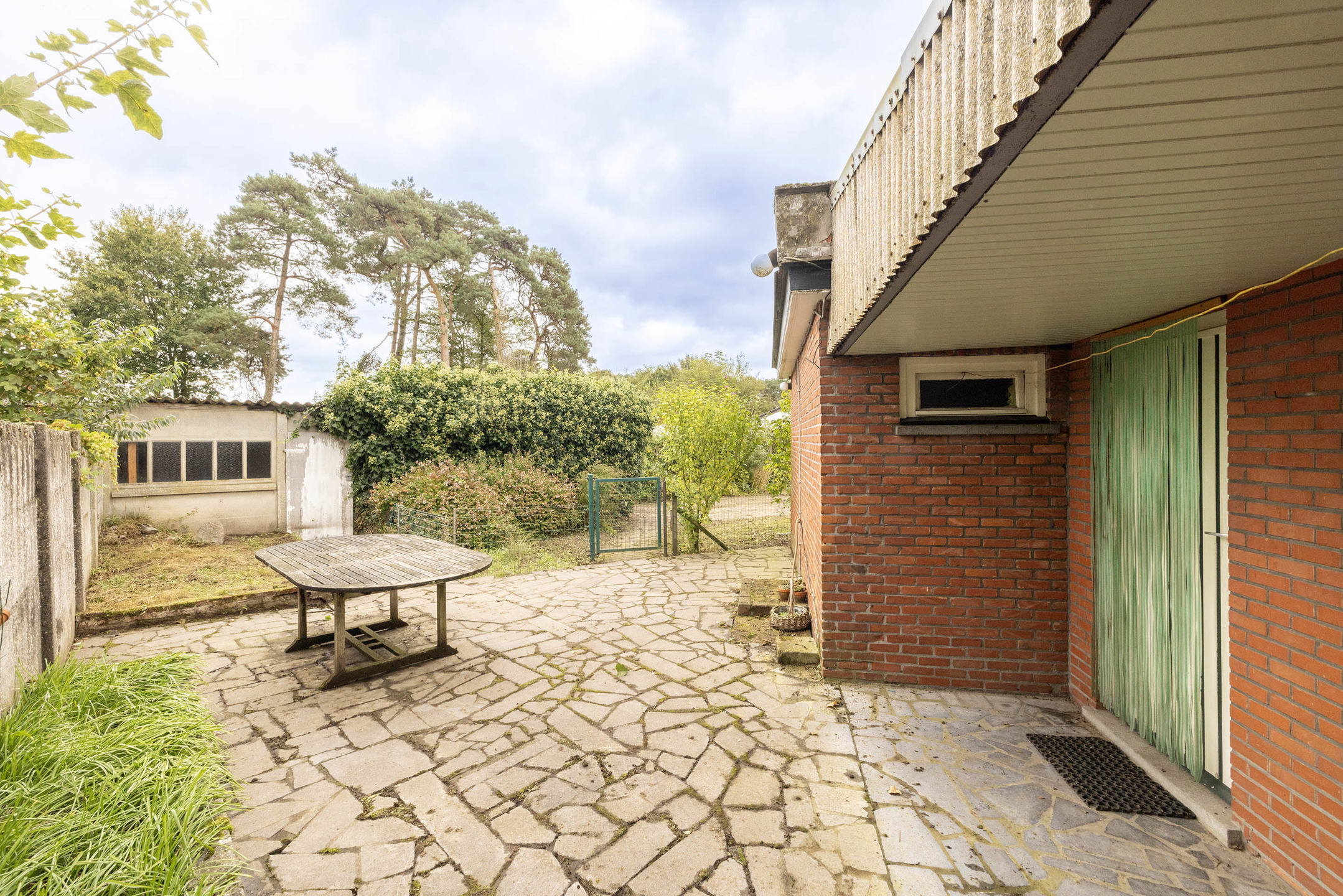 Volledig te renoveren woning op mooi perceel van 789 m²!