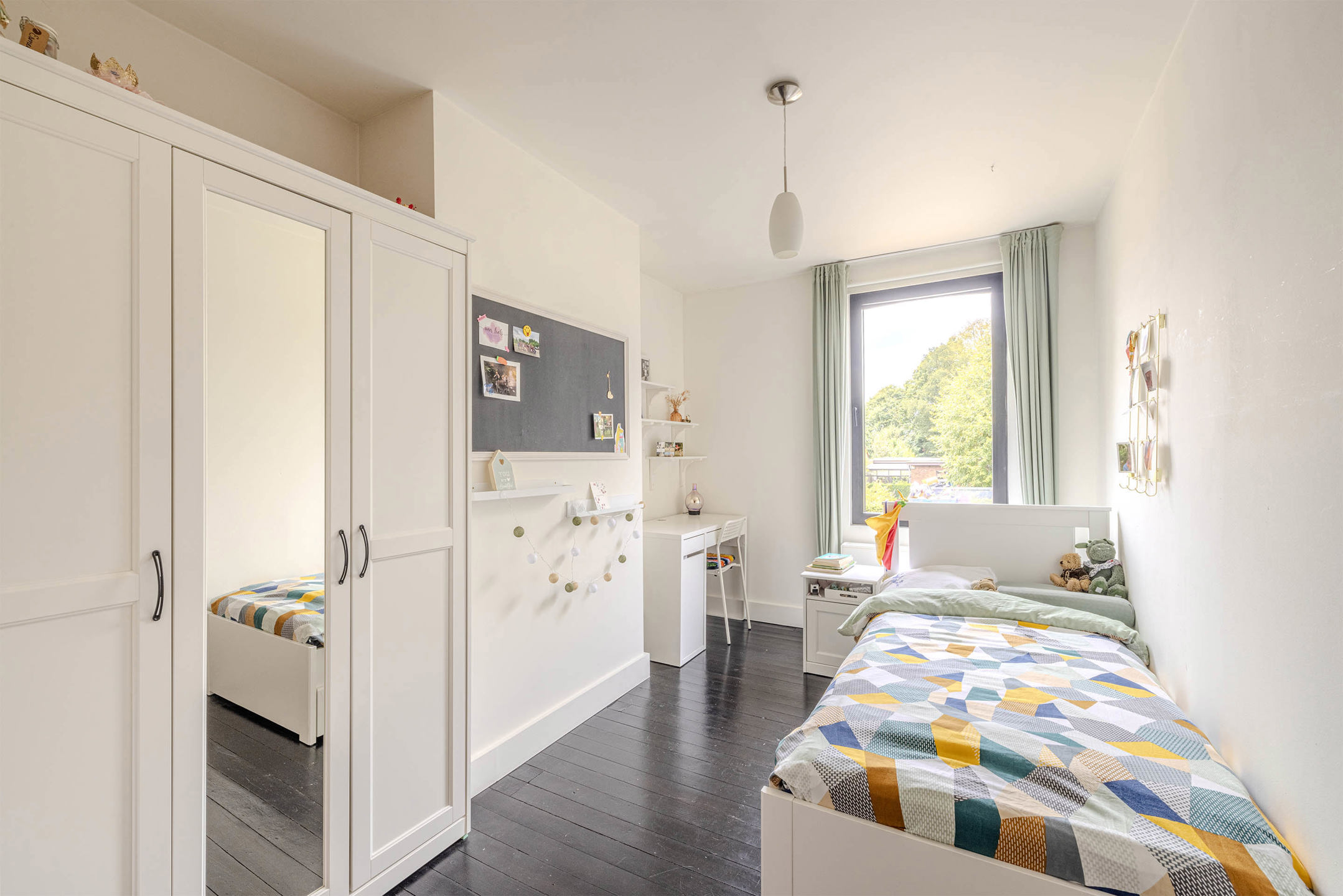Volledig gerenoveerde karaktervolle woning met vrij zicht!