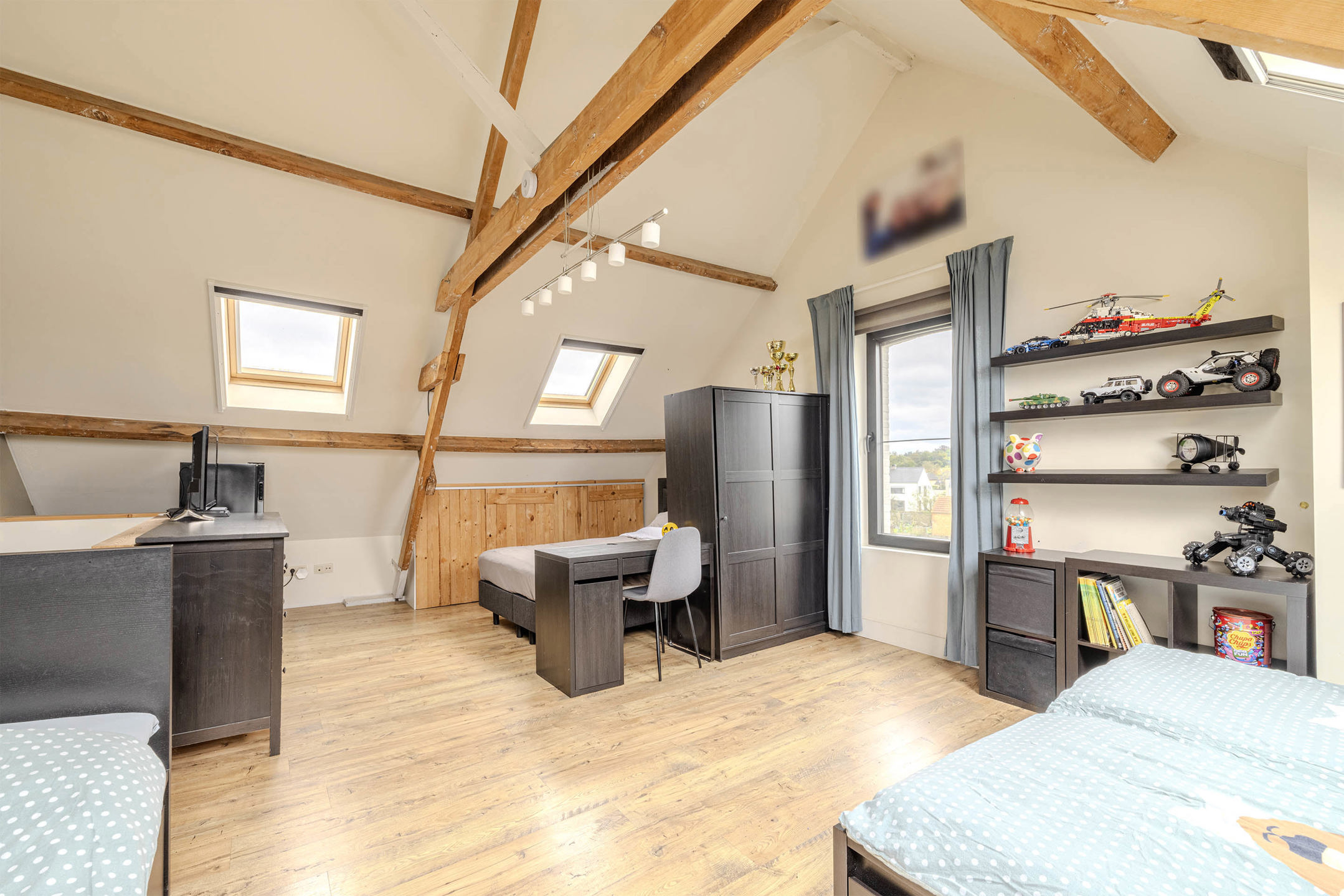 Volledig gerenoveerde karaktervolle woning met vrij zicht!