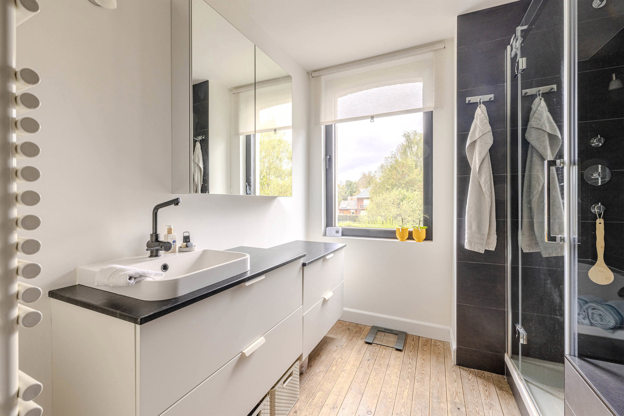 Volledig gerenoveerde karaktervolle woning met vrij zicht!
