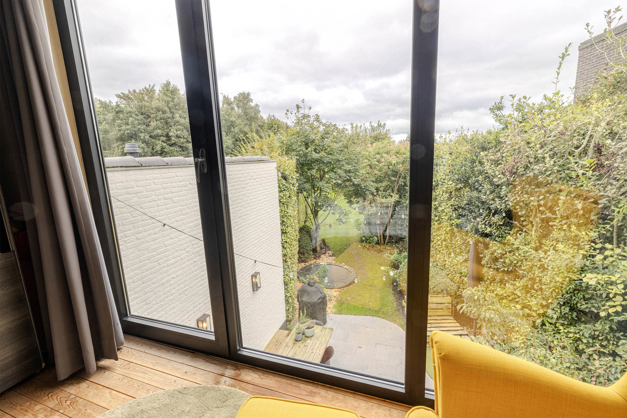 Volledig gerenoveerde karaktervolle woning met vrij zicht!