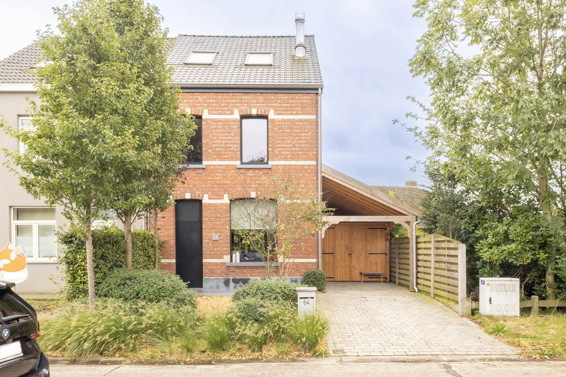 Volledig gerenoveerde karaktervolle woning met vrij zicht!