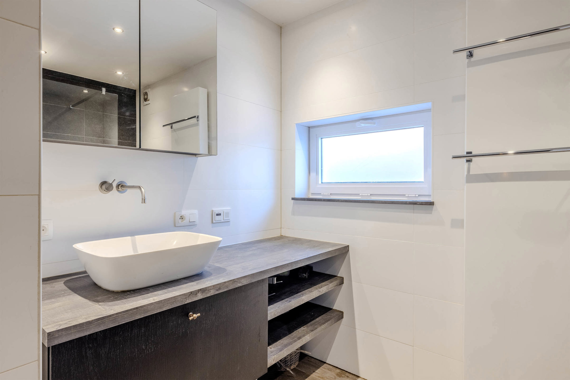 Ruime woning met 6 slaapkamers op een perceel van 1.084m²!