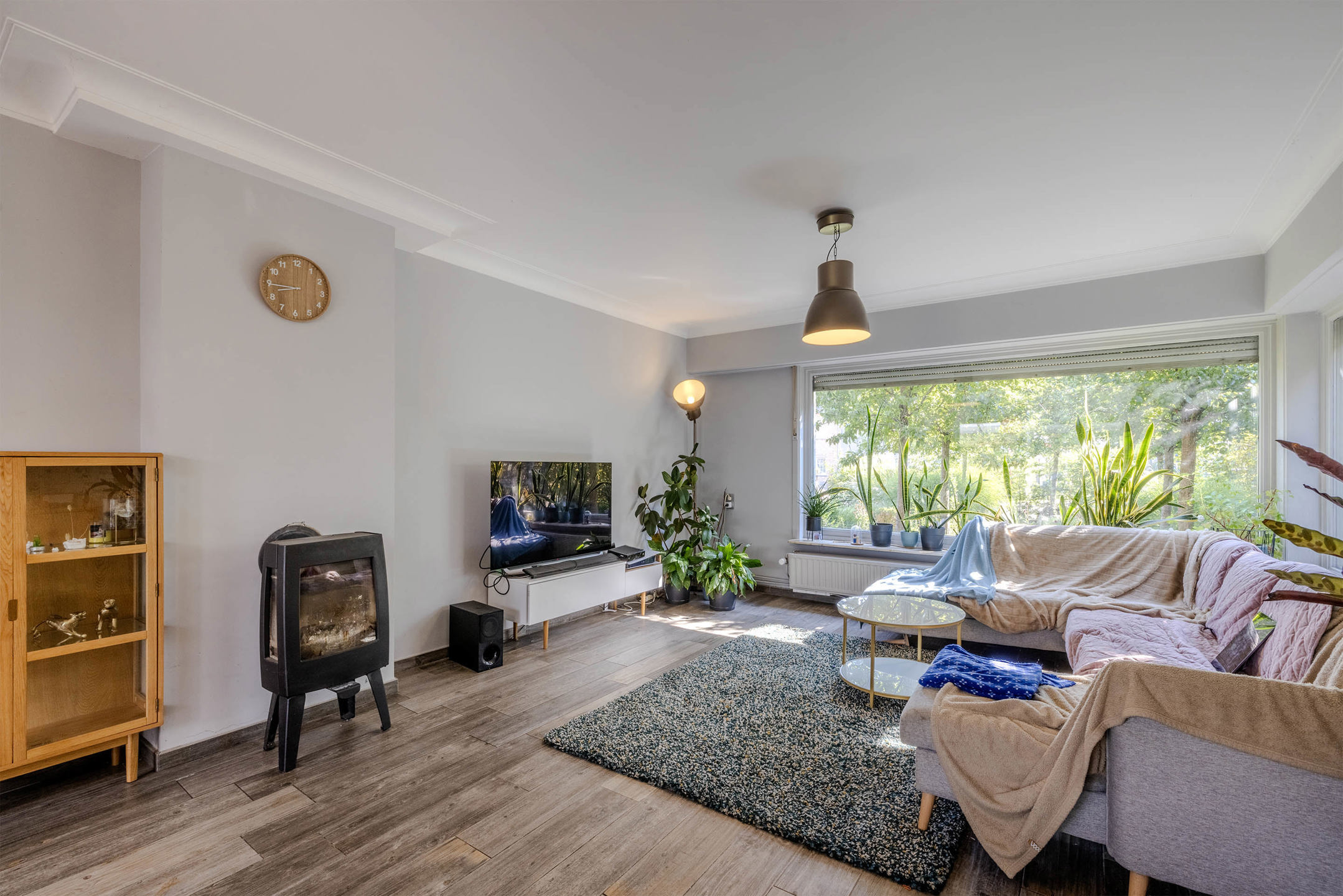 Ruime woning met 6 slaapkamers op een perceel van 1.084m²!