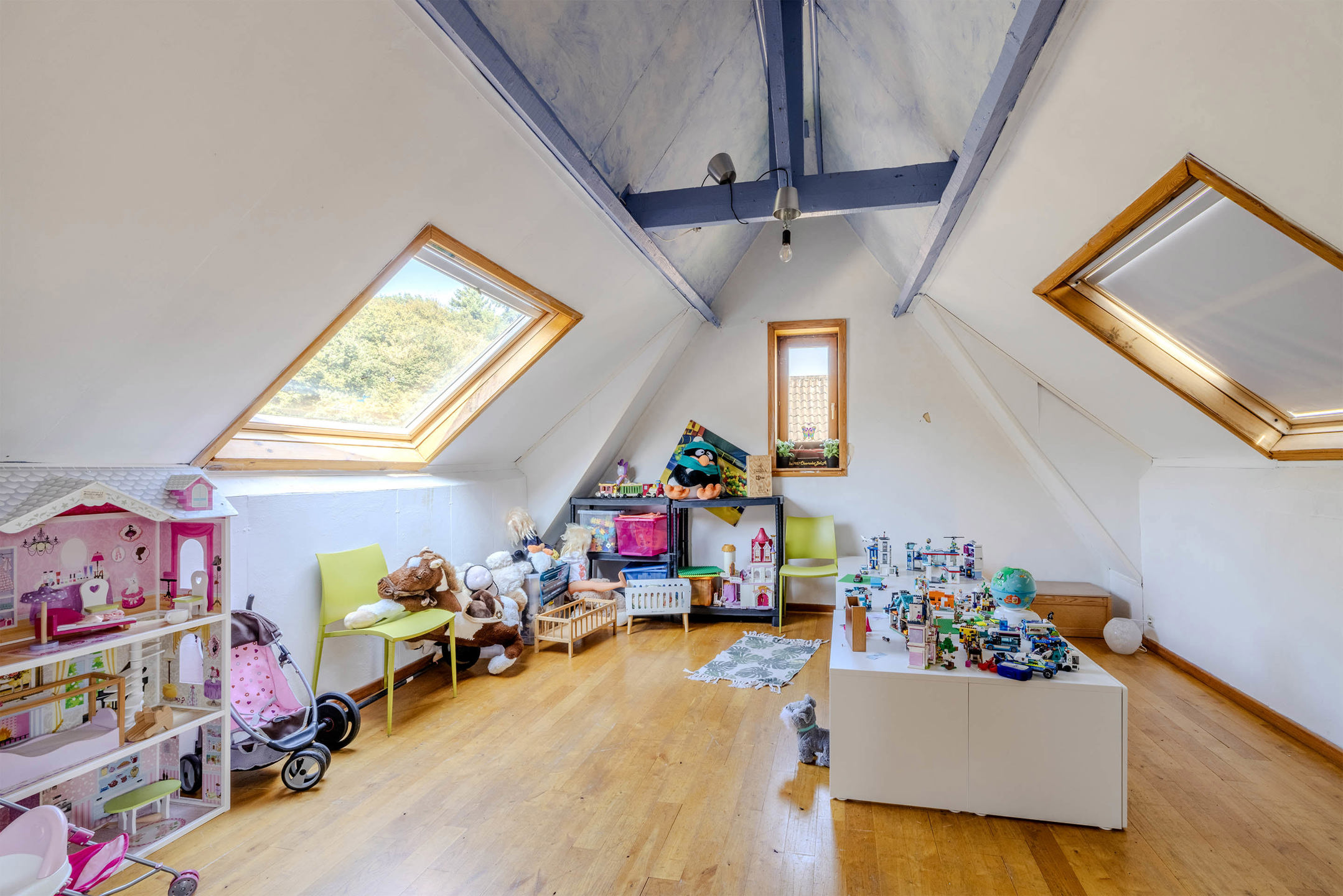 Ruime woning met 6 slaapkamers op een perceel van 1.084m²!