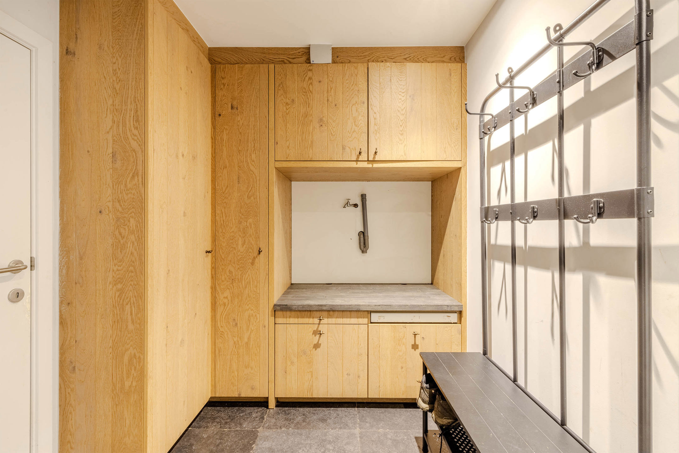 Ruime woning met 6 slaapkamers op een perceel van 1.084m²!