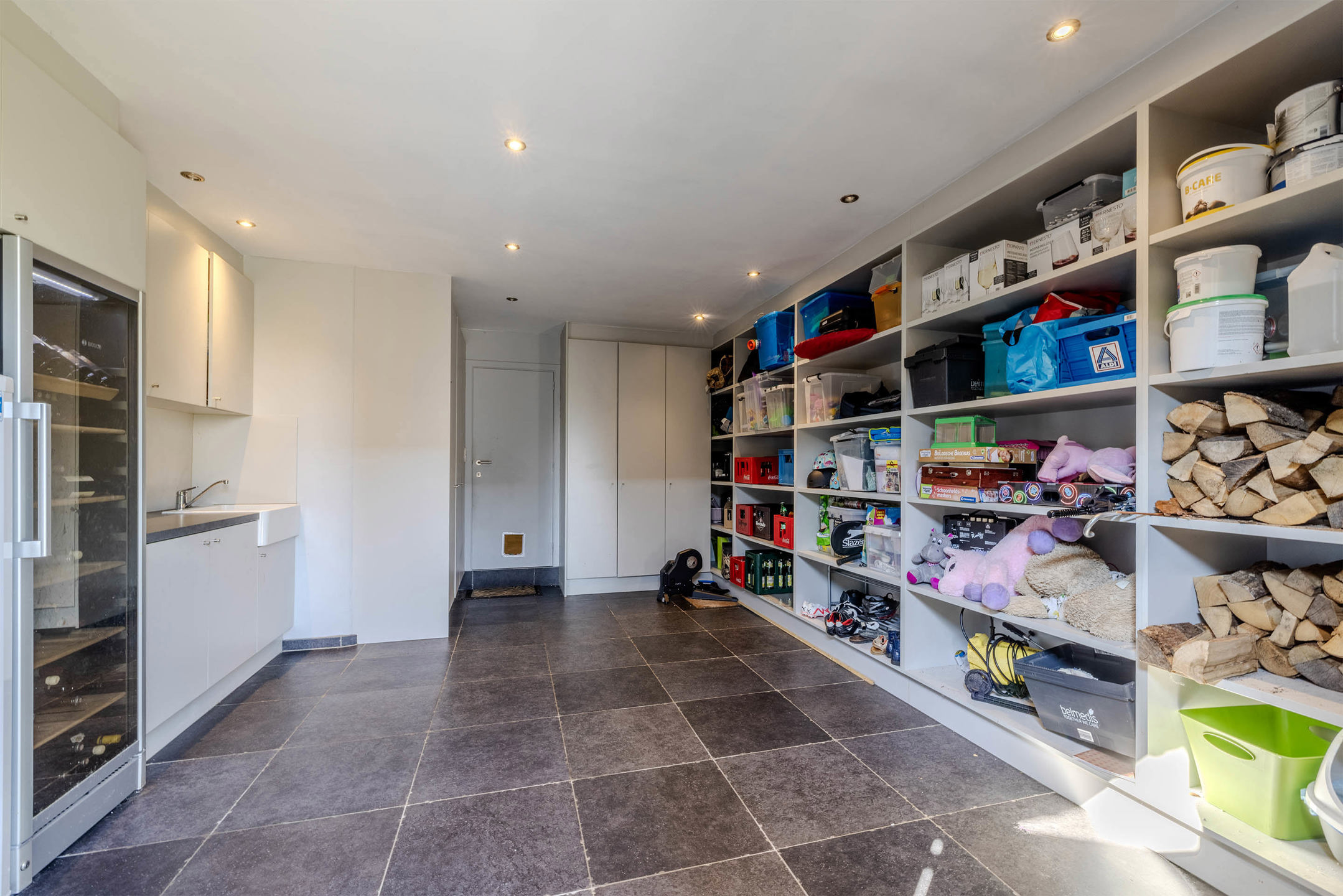 Ruime woning met 6 slaapkamers op een perceel van 1.084m²!