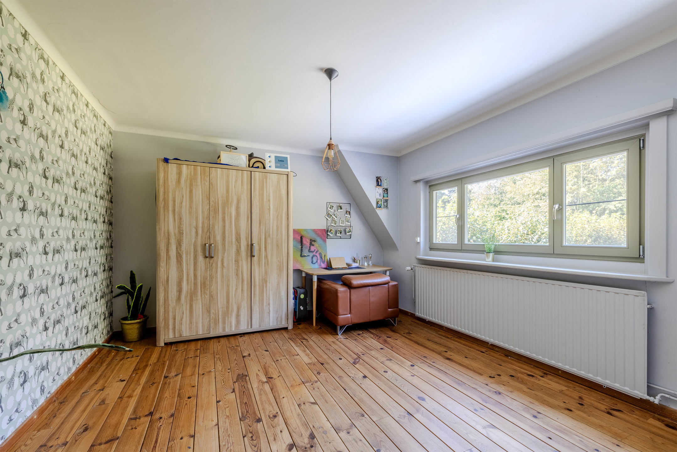 Ruime woning met 6 slaapkamers op een perceel van 1.084m²!