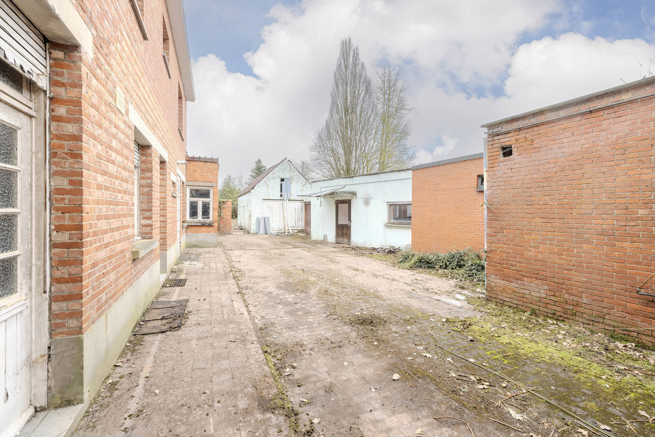 projectgrond bestaande uit woning en handelshuis!